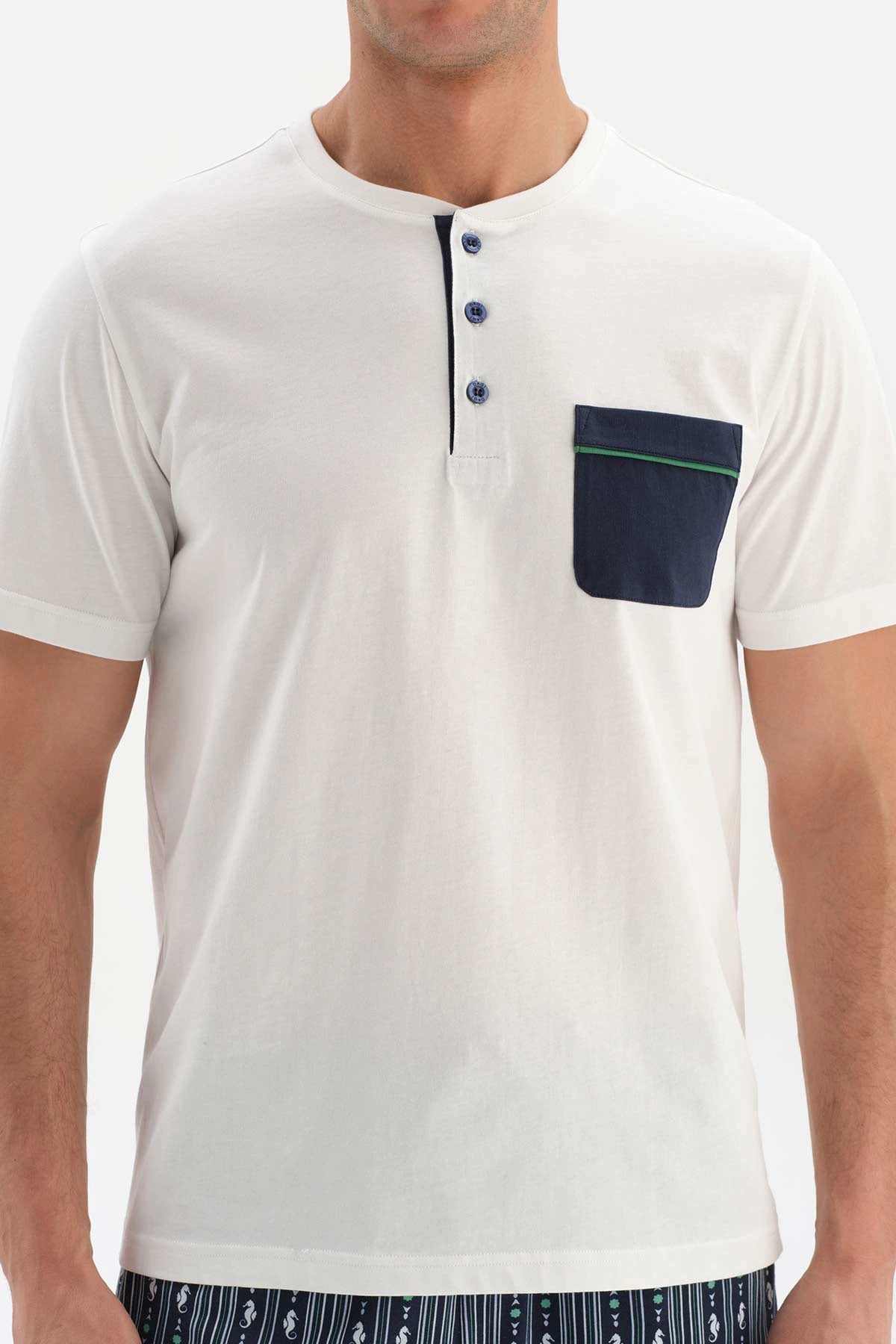 Beyaz Yarım Patlı Kısa Kollu Örme Pijama Takımı