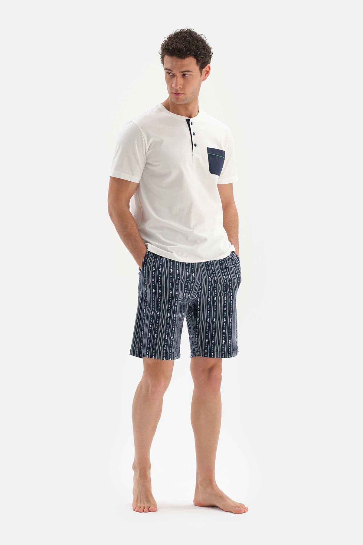 Beyaz Yarım Patlı Kısa Kollu Örme Pijama Takımı