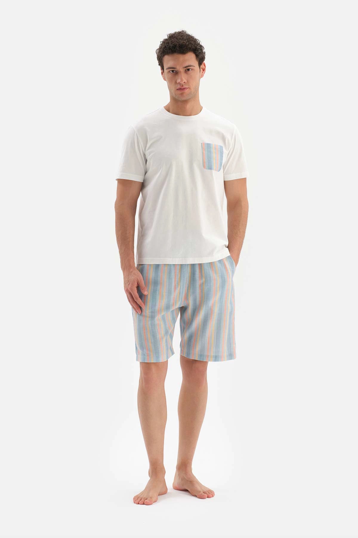 Beyaz Gömlek Yaka Çizgili Dokuma Pijama Takımı