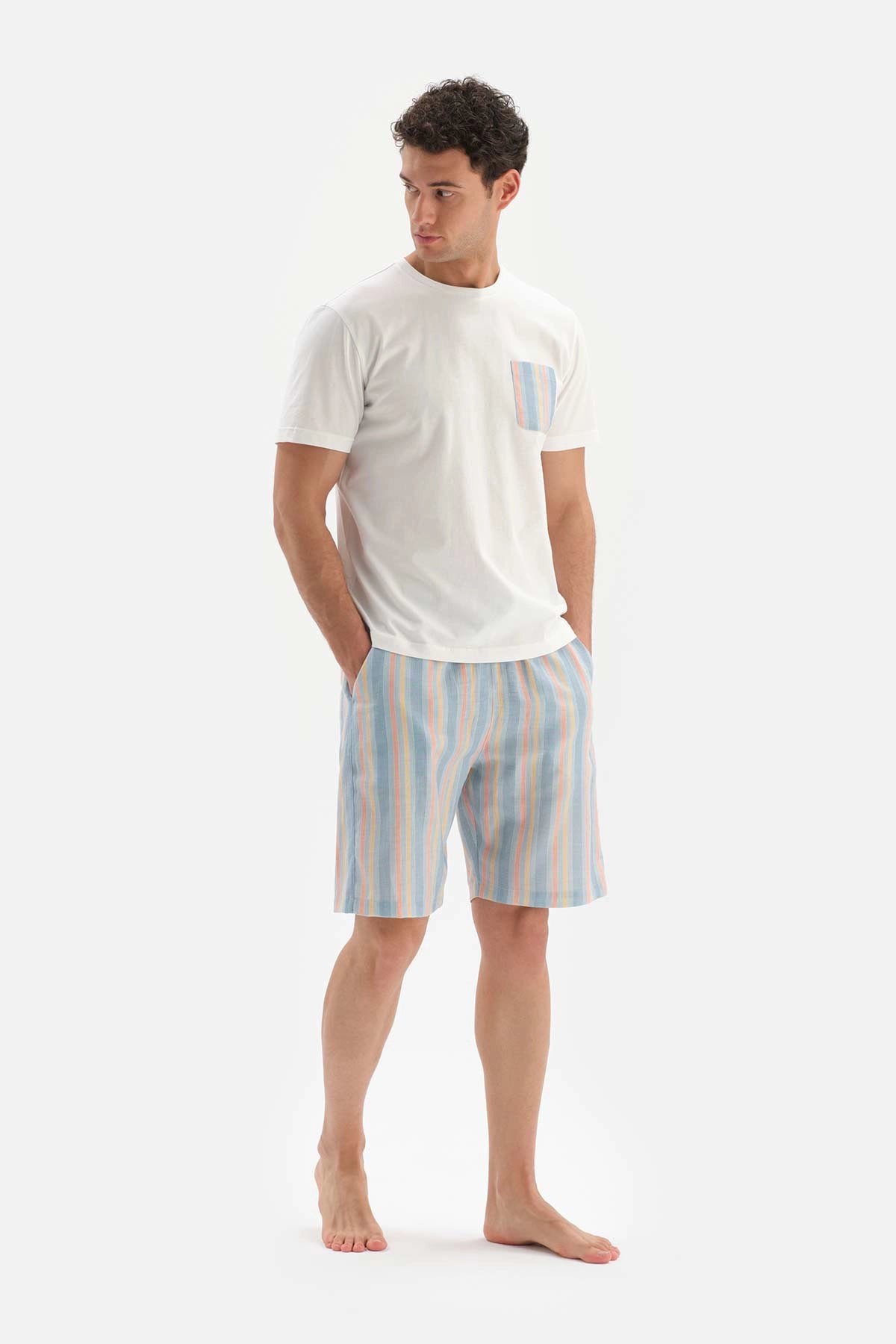 Beyaz Gömlek Yaka Çizgili Dokuma Pijama Takımı