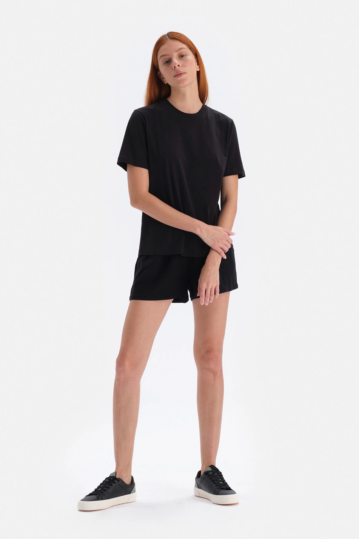 Siyah Bisiklet Yaka Kısa Kol Interlok Pamuklu T-Shirt