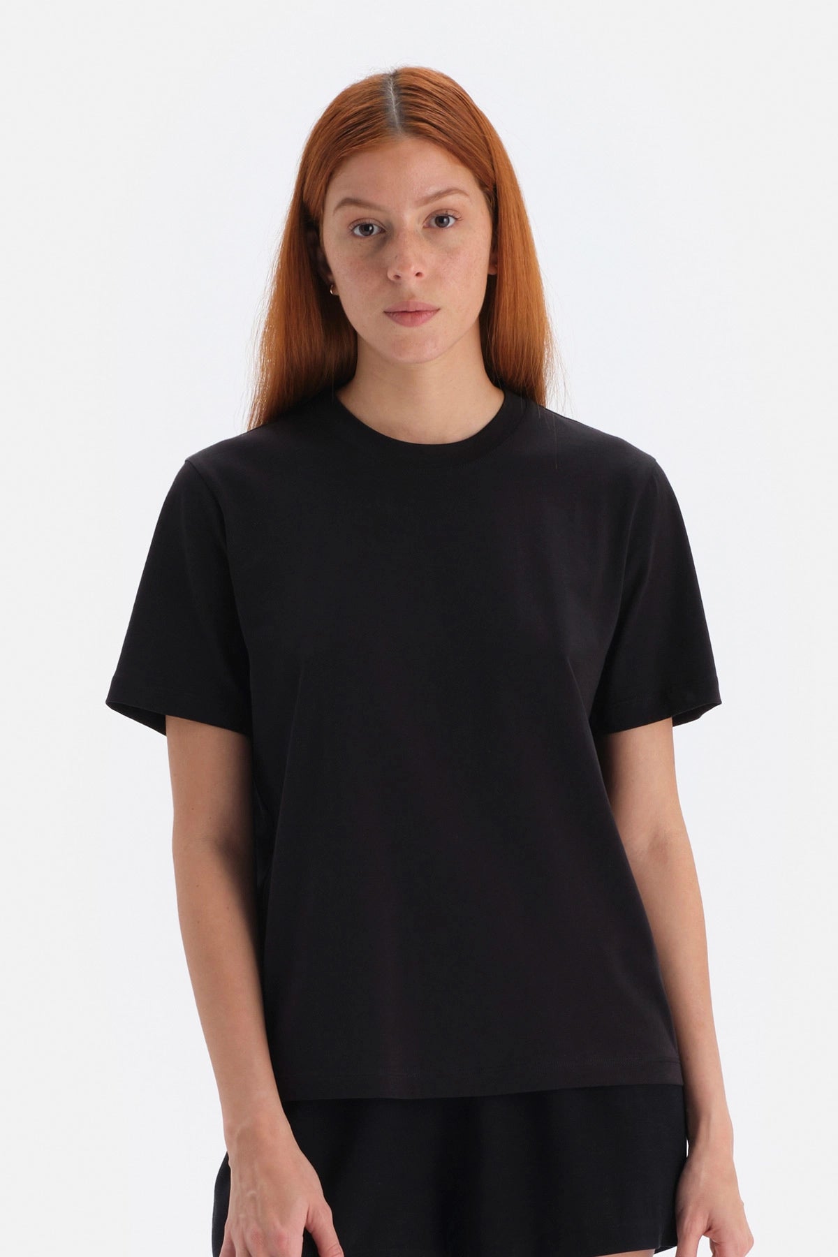 Siyah Bisiklet Yaka Kısa Kol Interlok Pamuklu T-Shirt