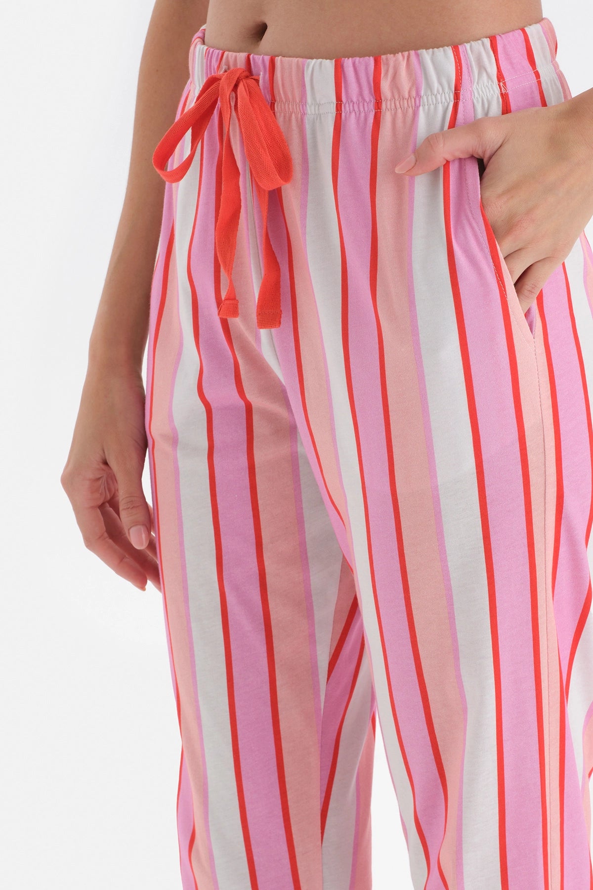 Beyaz Çizgili Kısa Kol Pamuklu Pijama Takımı