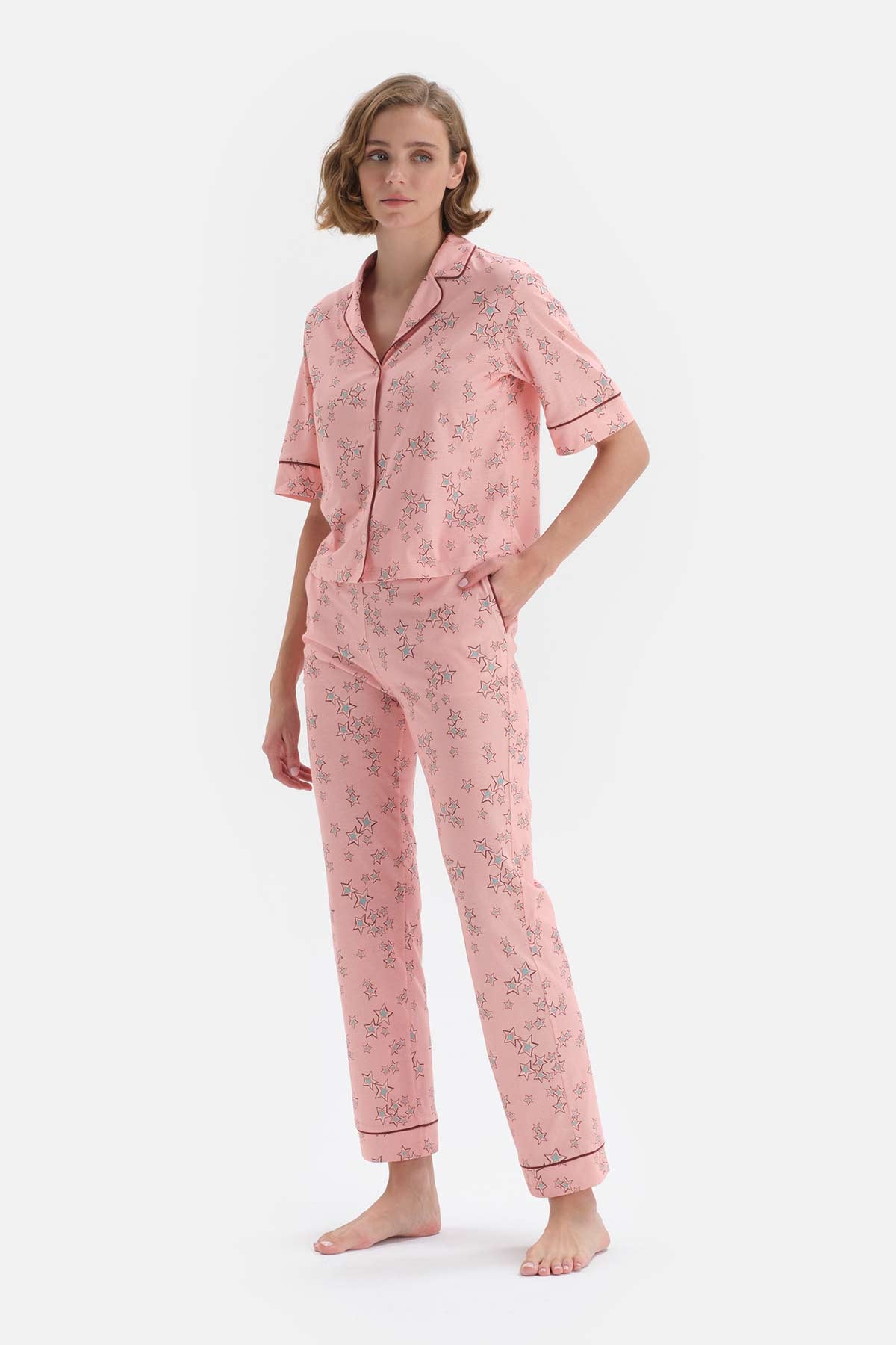 Açık Somon Yıldız Desenli Kısa Kol Pamuklu Pijama Takımı