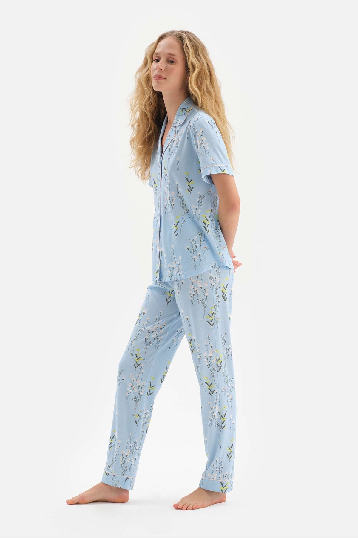 Açıkmavi Gömlek Yaka Çiçek Desenli Modal Pijama Takımı