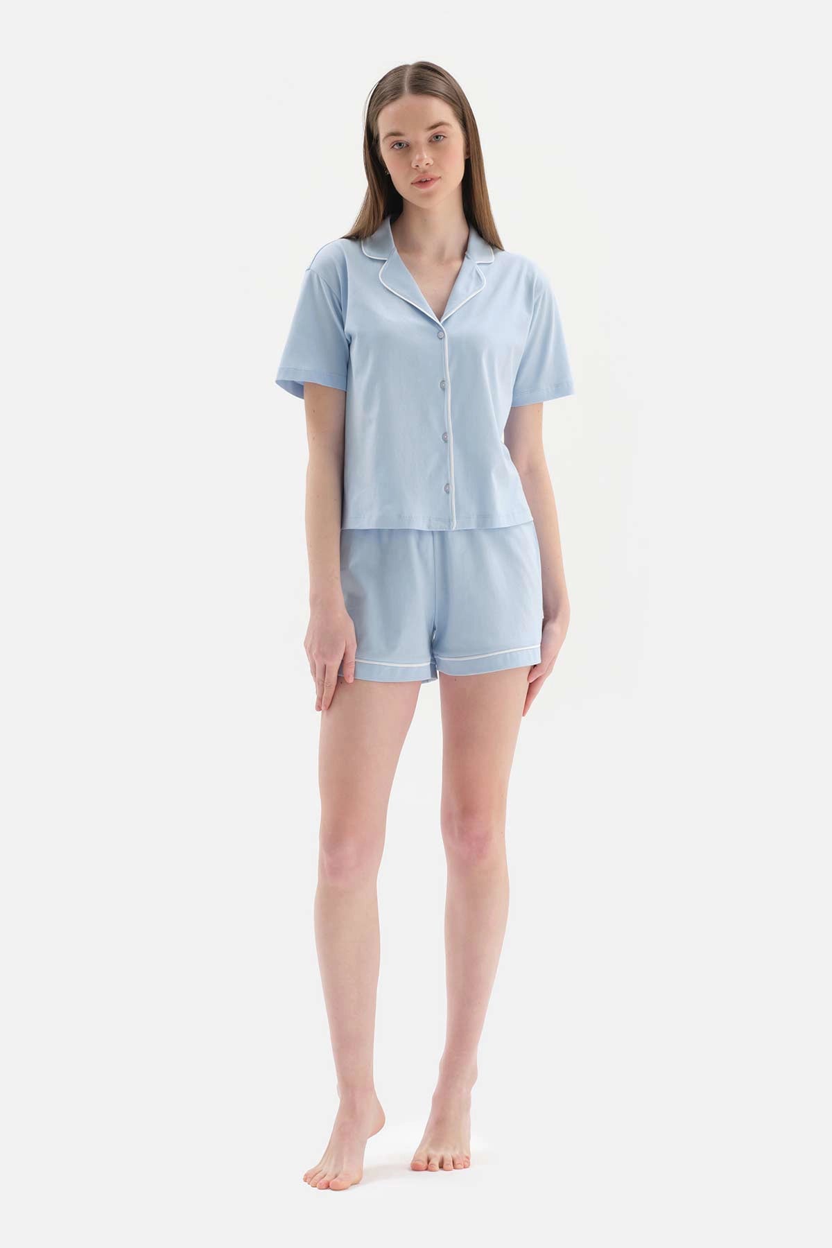 Açıkmavi Gömlek Yaka Baskı Detaylı Pamuklu Şortlu Pijama Takımı