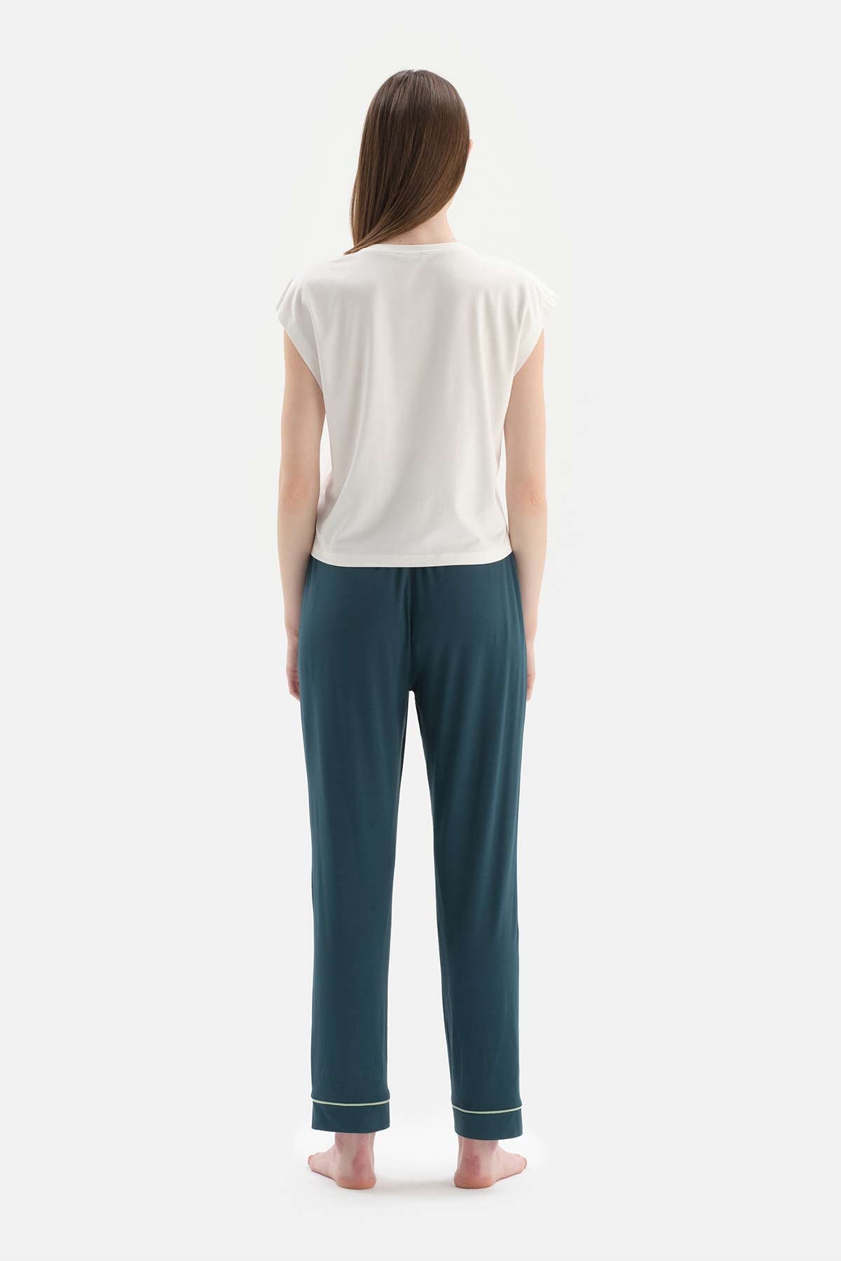 Beyaz Kısa Kol Baskı Detaylı Viskon Pijama Takımı