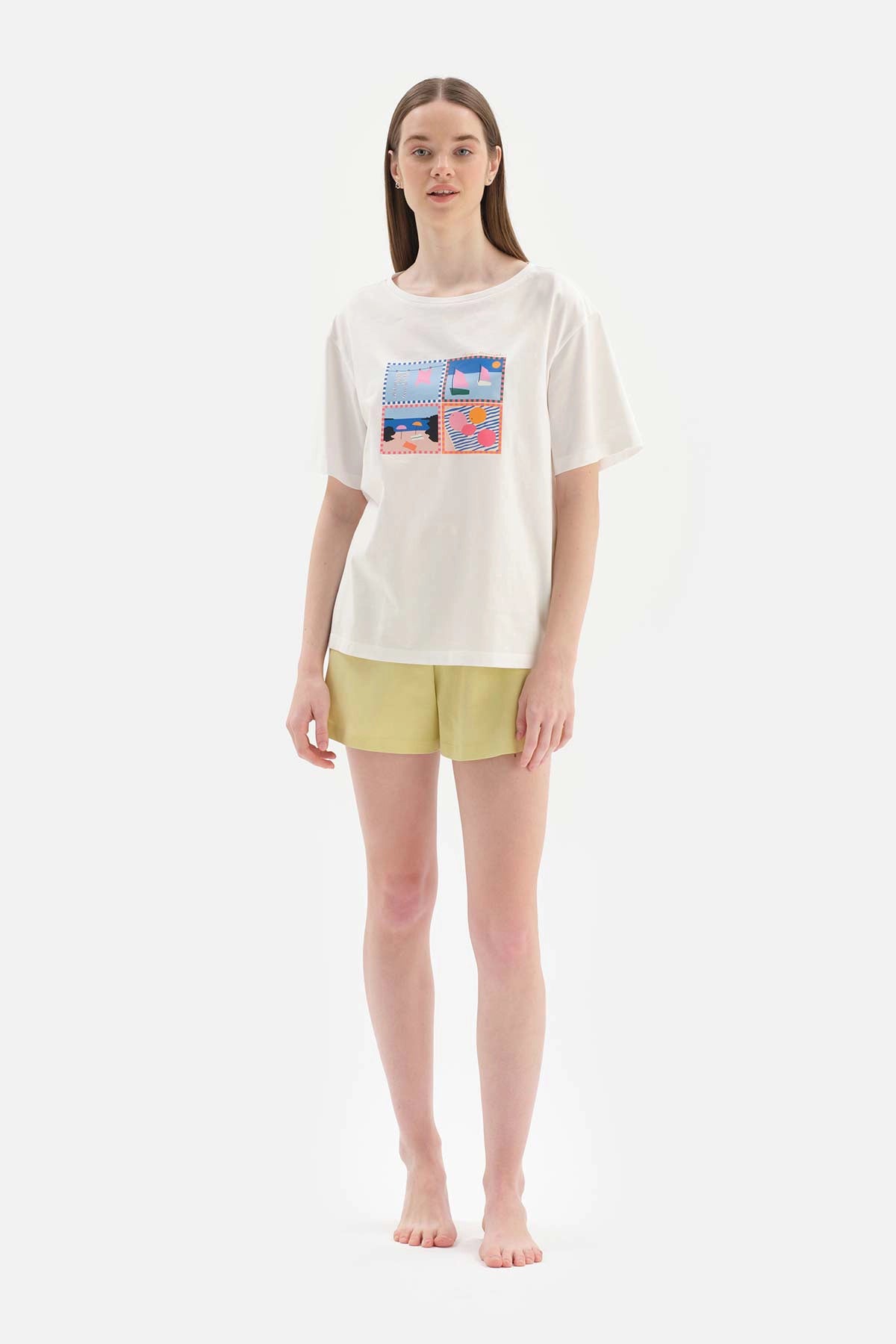 Beyaz Kısa Kollu Baskı Detaylı Şortlu Pijama Takımı