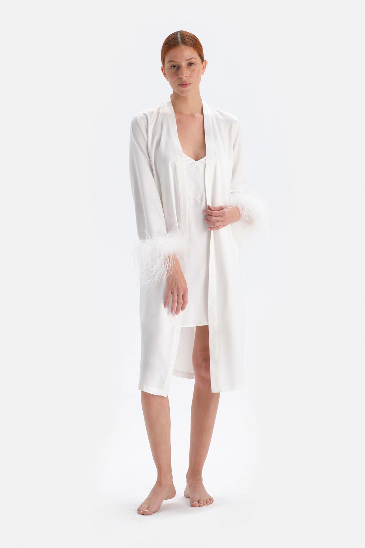 Beyaz Otrişli Bride Saten Sabahlık