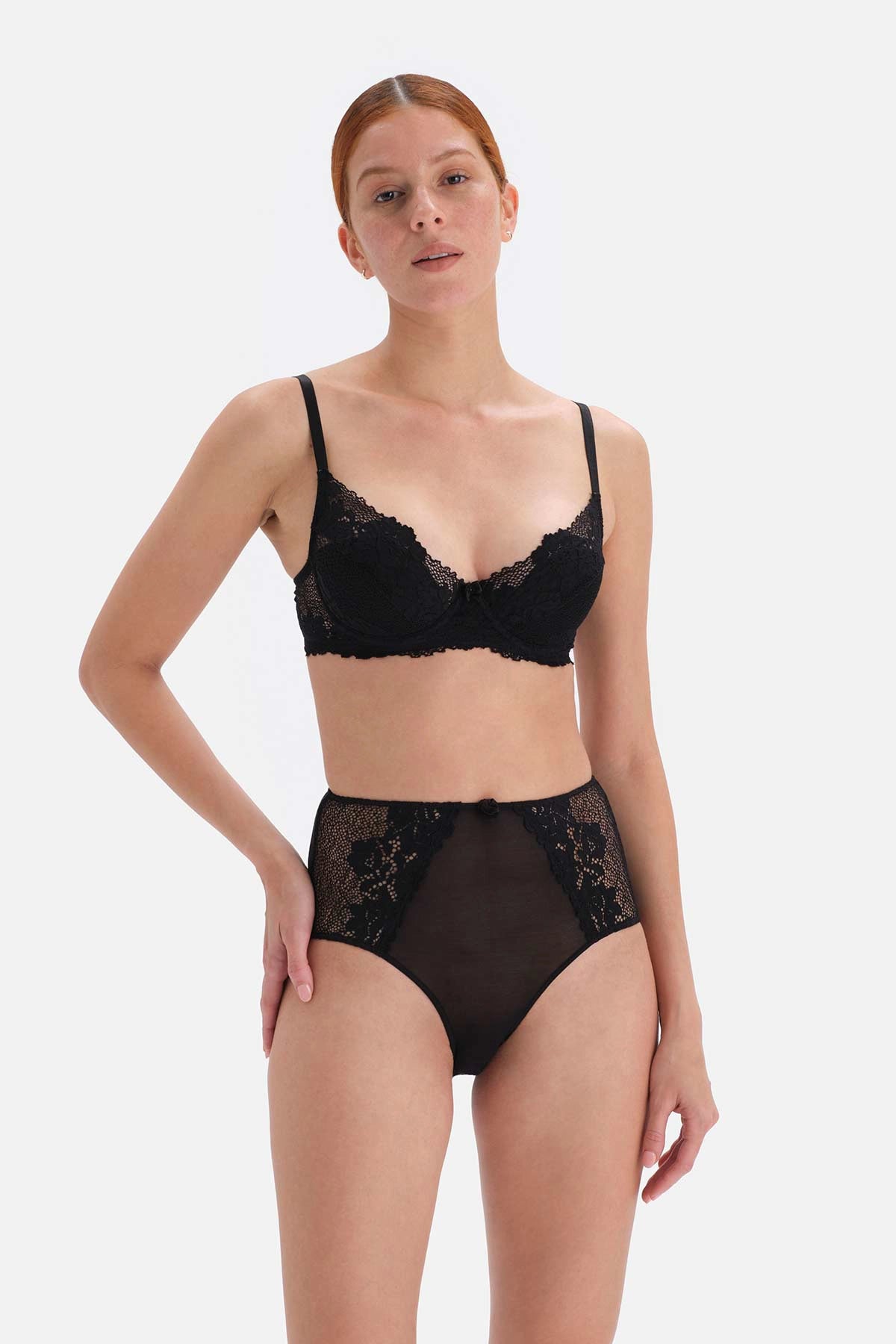 Siyah Yarı Dolgulu Balenli Sütyen