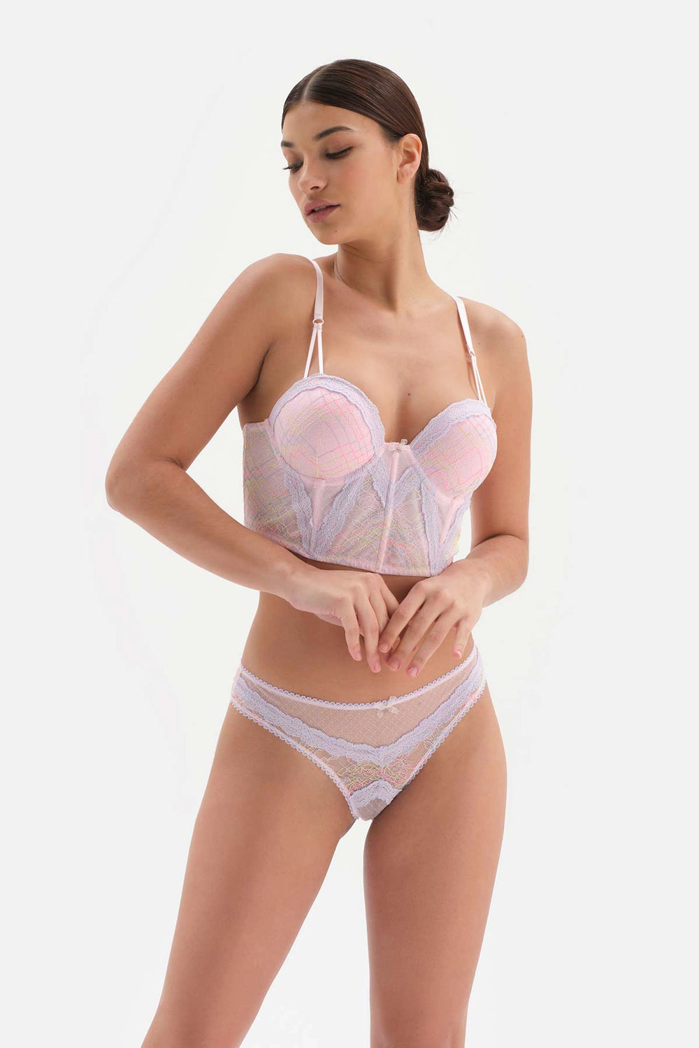 Pembe Aksesuar Detaylı Kaplı Büstiyer