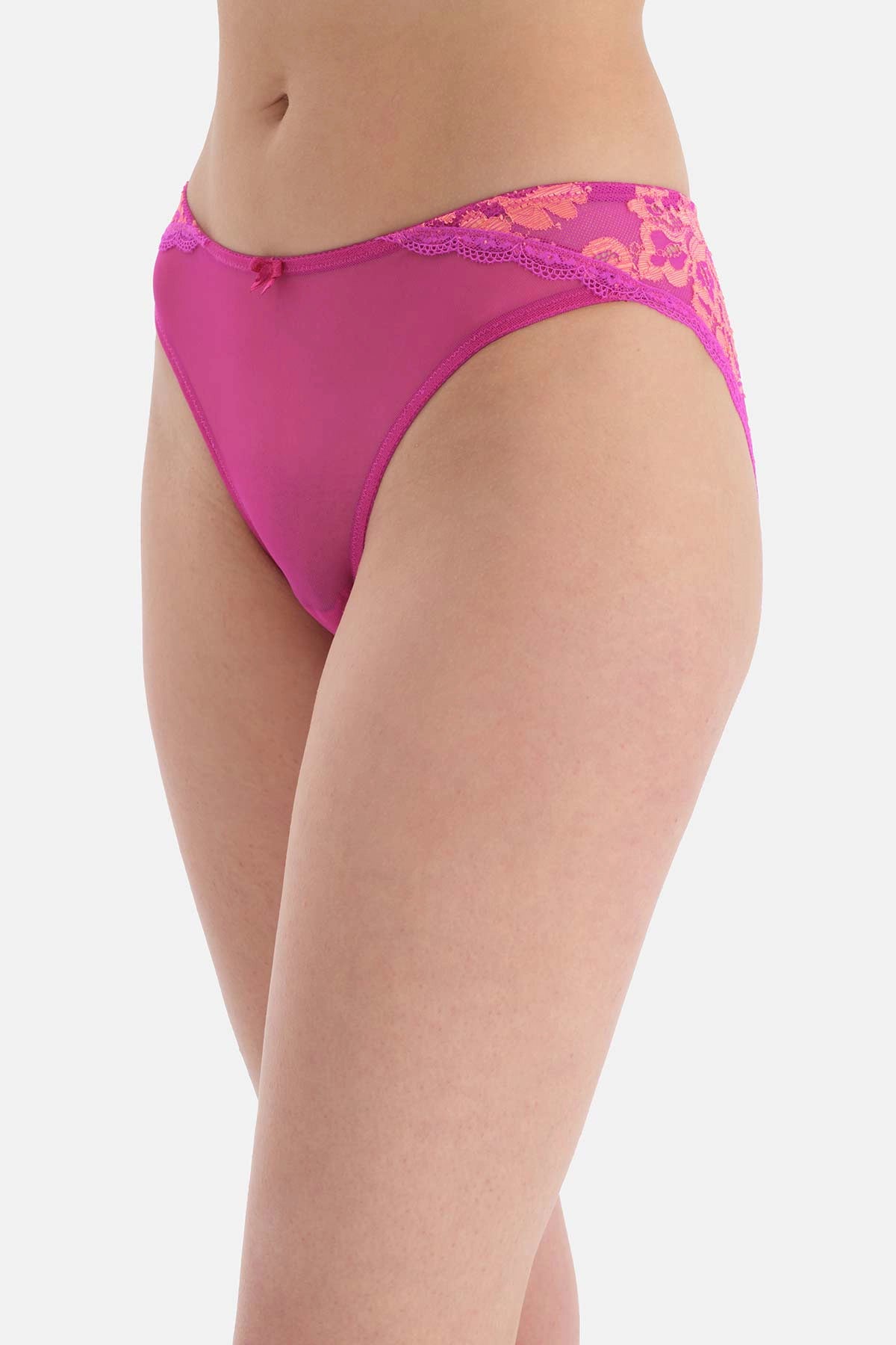 Pembe Tül Detaylı Dantelli Slip