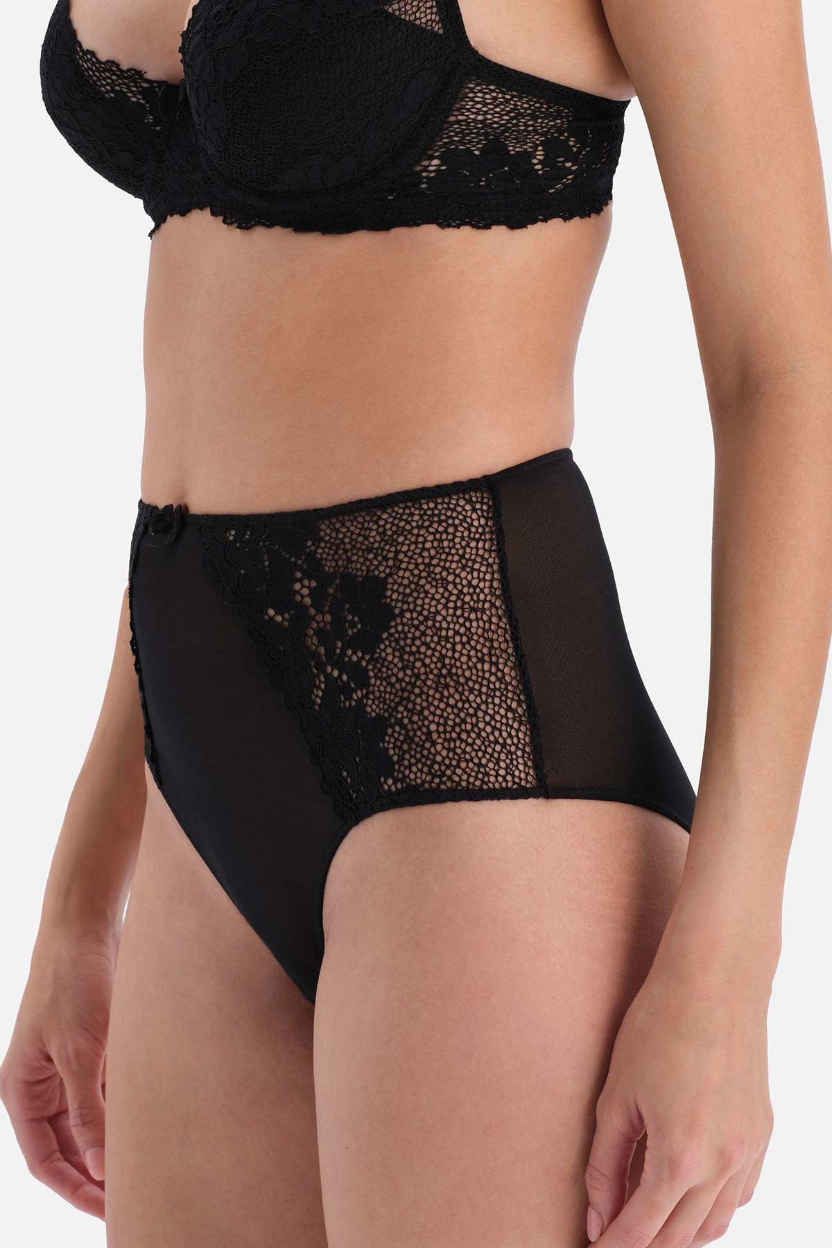 Siyah Dantel Detaylı Mikro Yüksek Bel Slip