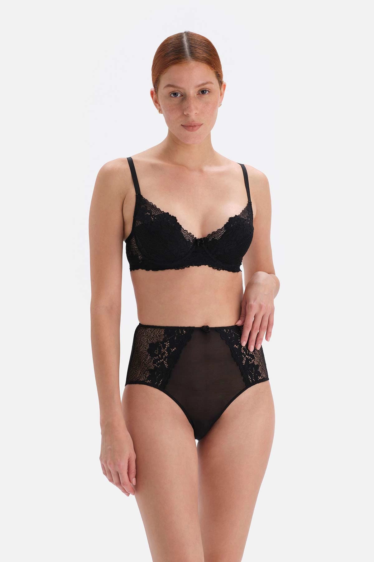 Siyah Dantel Detaylı Mikro Yüksek Bel Slip