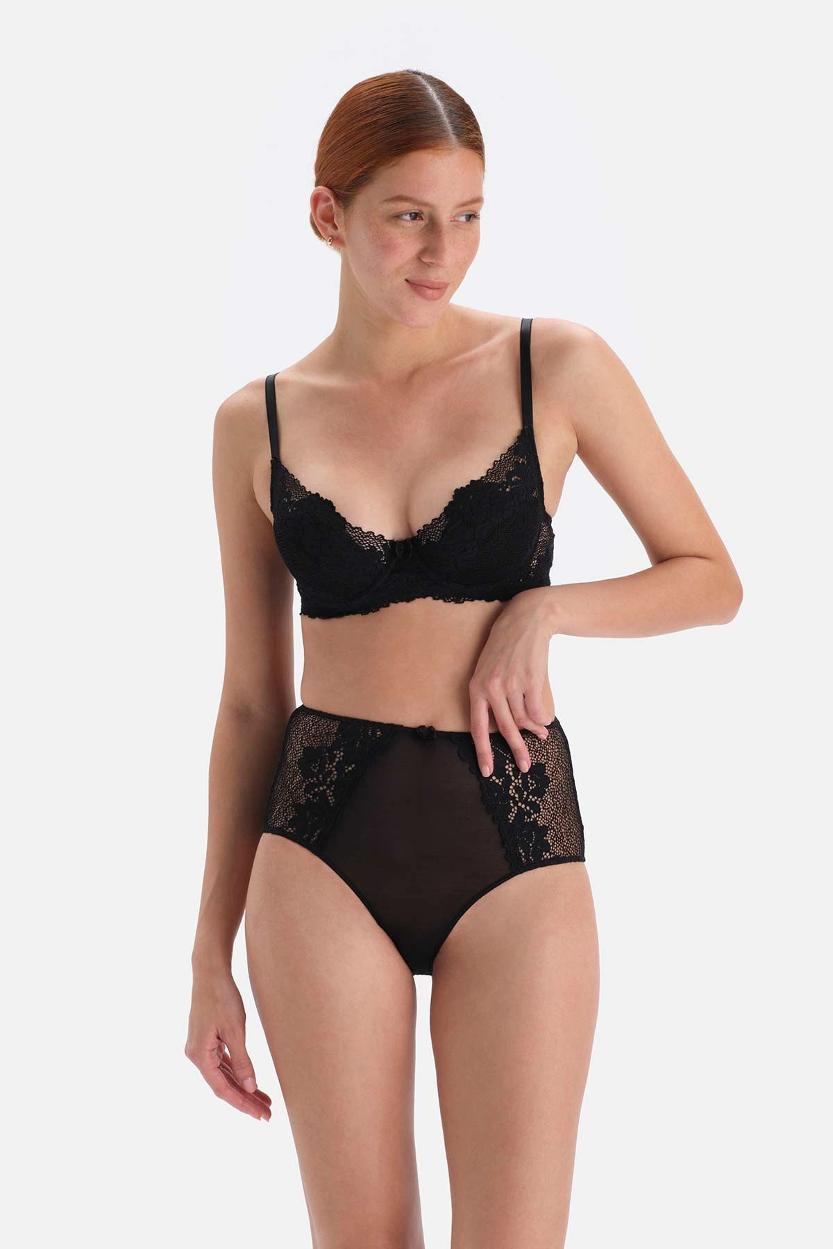 Siyah Dantel Detaylı Mikro Yüksek Bel Slip