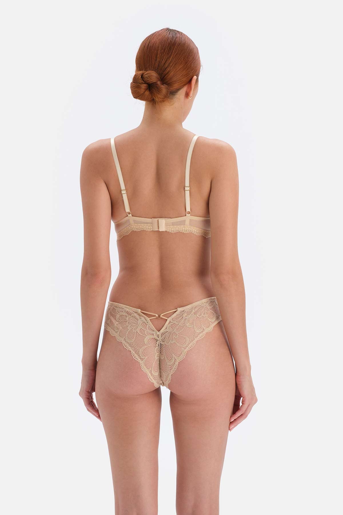 Bej Aksesuar Detaylı Detaylı Dantteli Külot