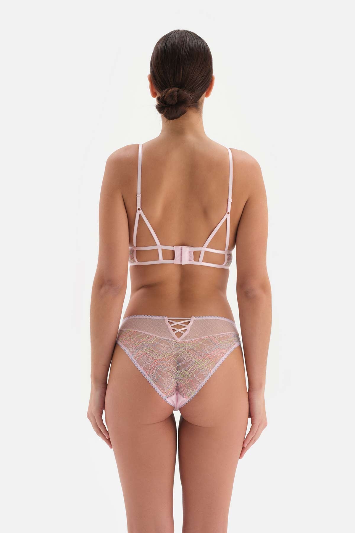 Pembe Detaylı Dantel Hıpster