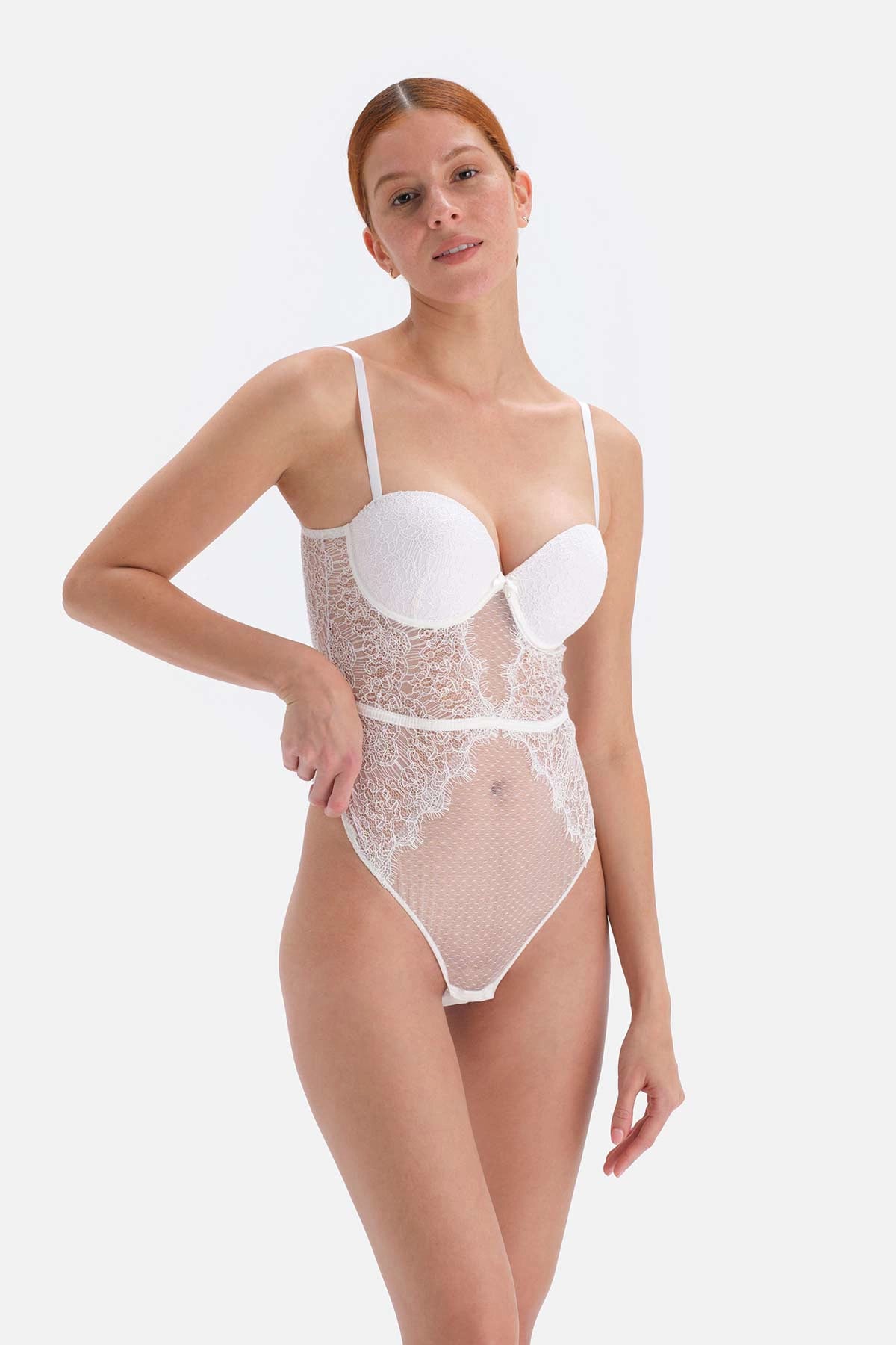 Beyaz Bride Dekolteli Dantelli Bodysuit