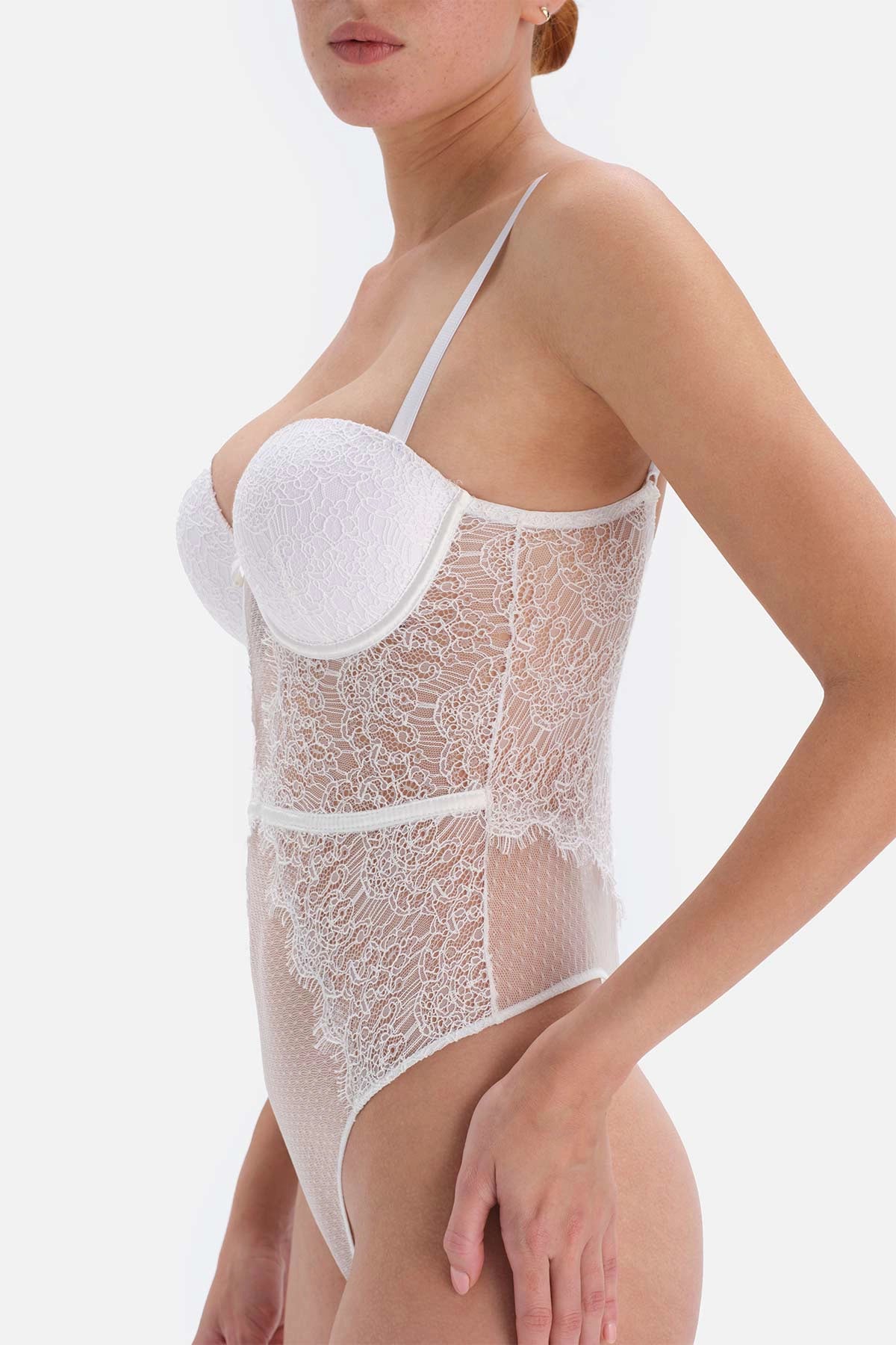 Beyaz Bride Dekolteli Dantelli Bodysuit