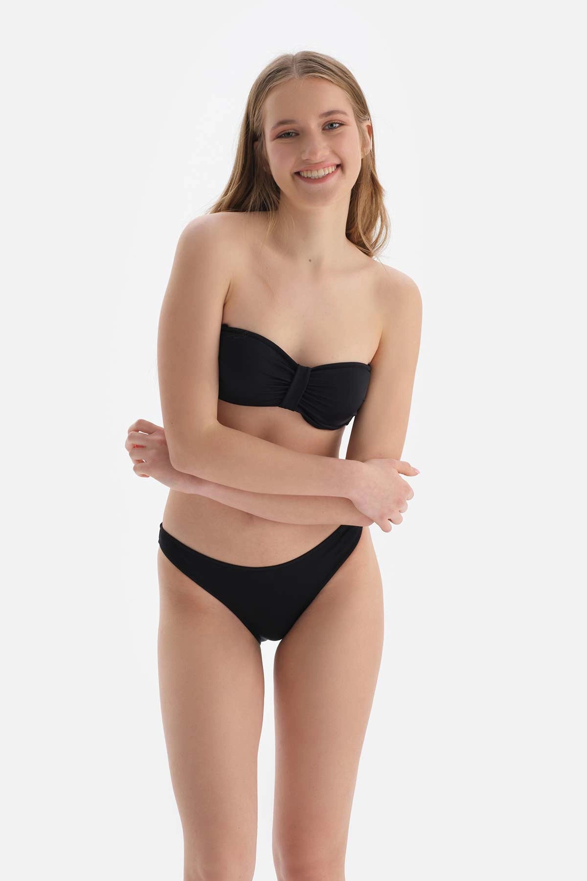 Siyah Düşük Bel Bikini Altı