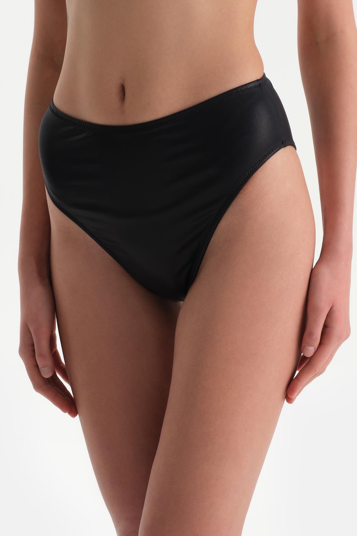 Siyah Yüksek Bel Bikini Altı