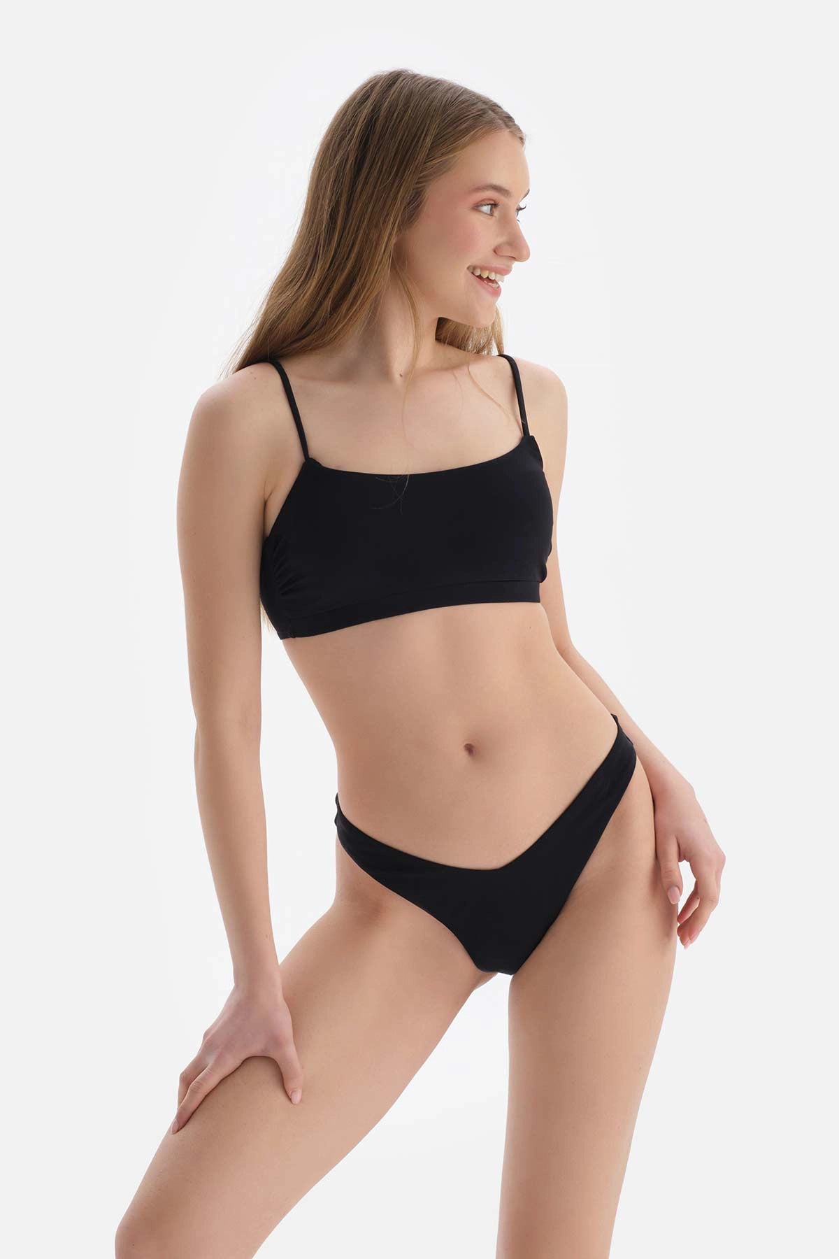 Siyah Balensiz Bralet Bikini Üstü