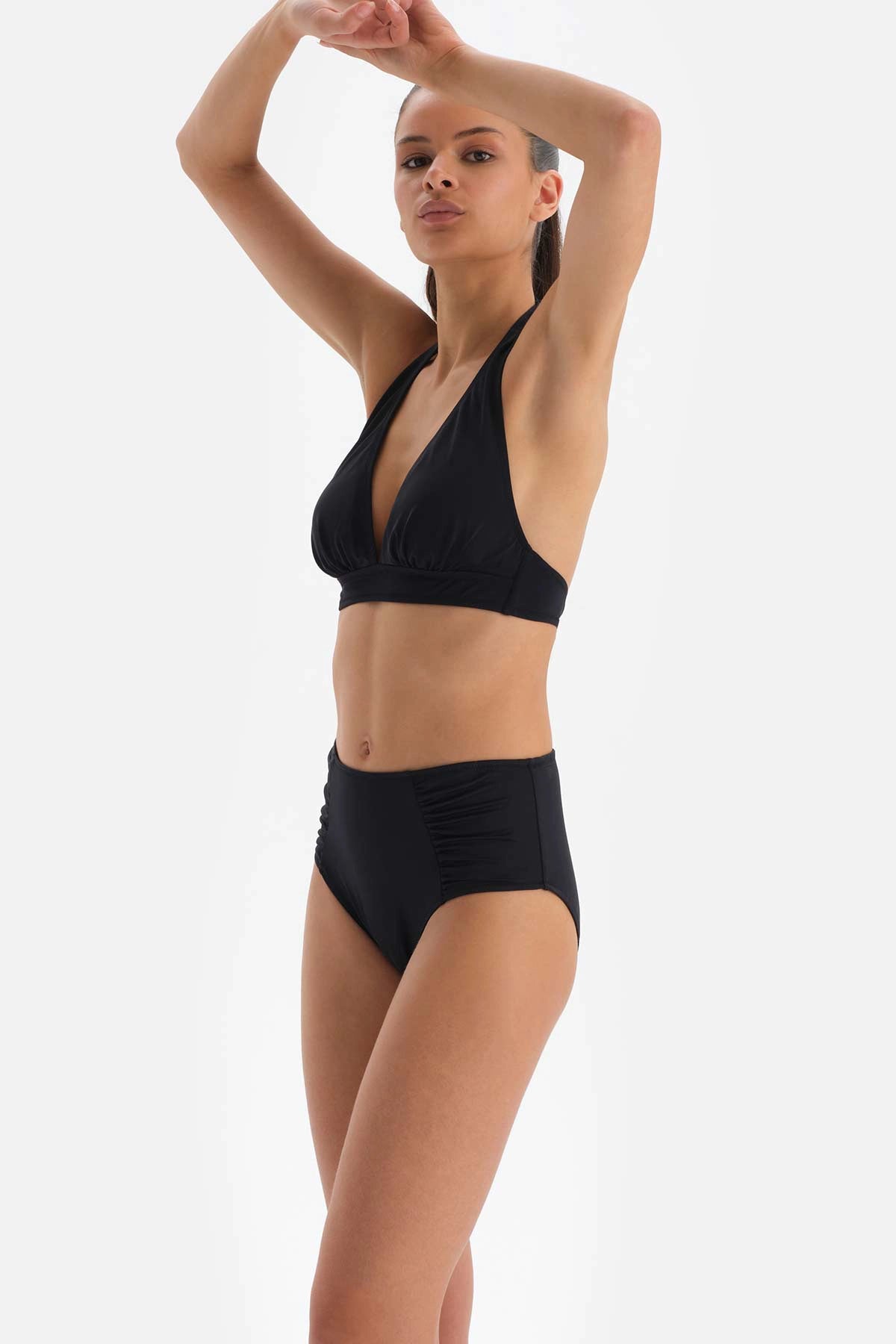 Siyah Üçgen Geniş Bikini Üst