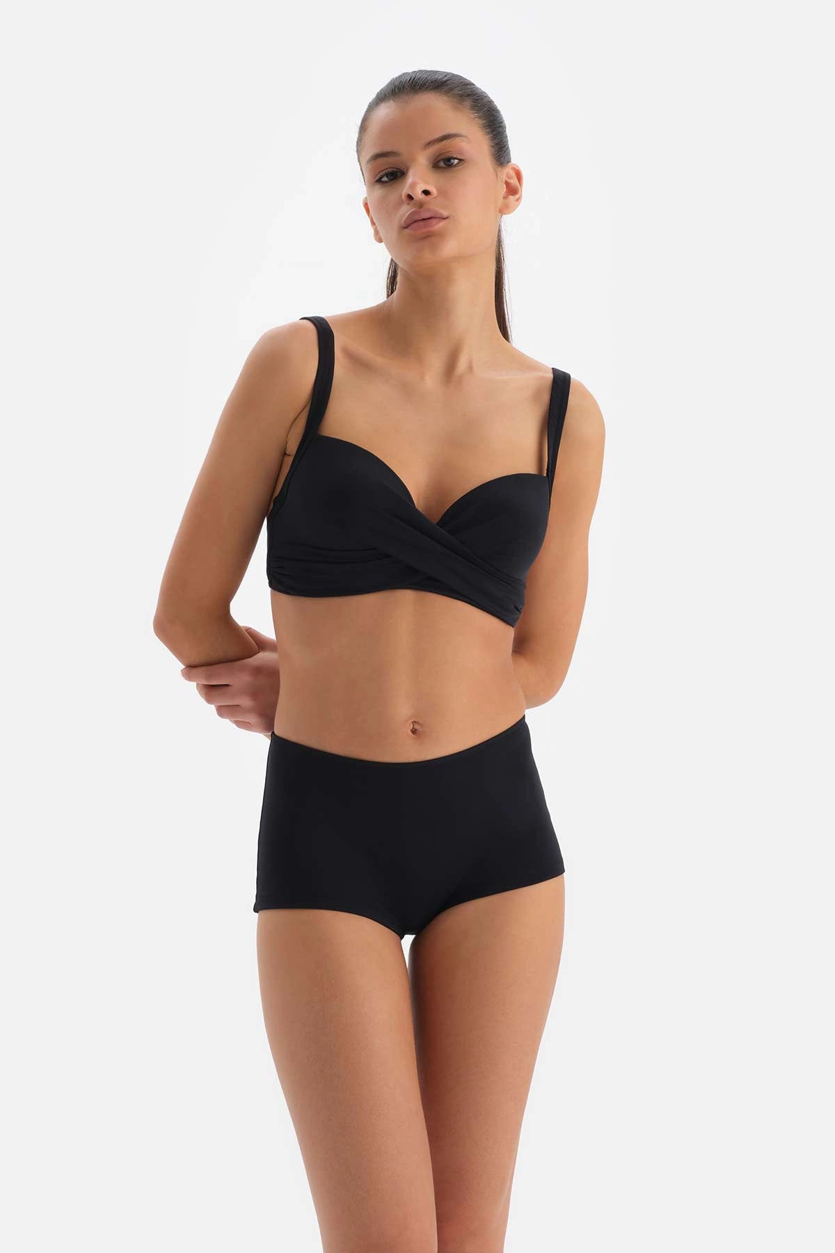 Siyah Kaplı Bikini Üstü