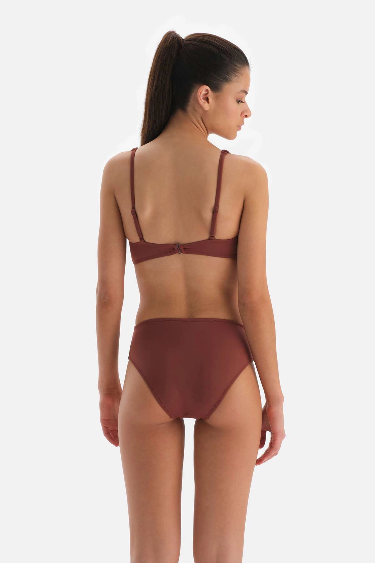 Kahve Üçgen Geniş V Tel Bikini Üstü