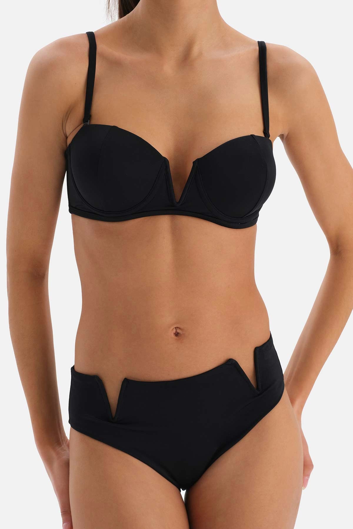 Siyah Straplez V Tel Bikini Üstü