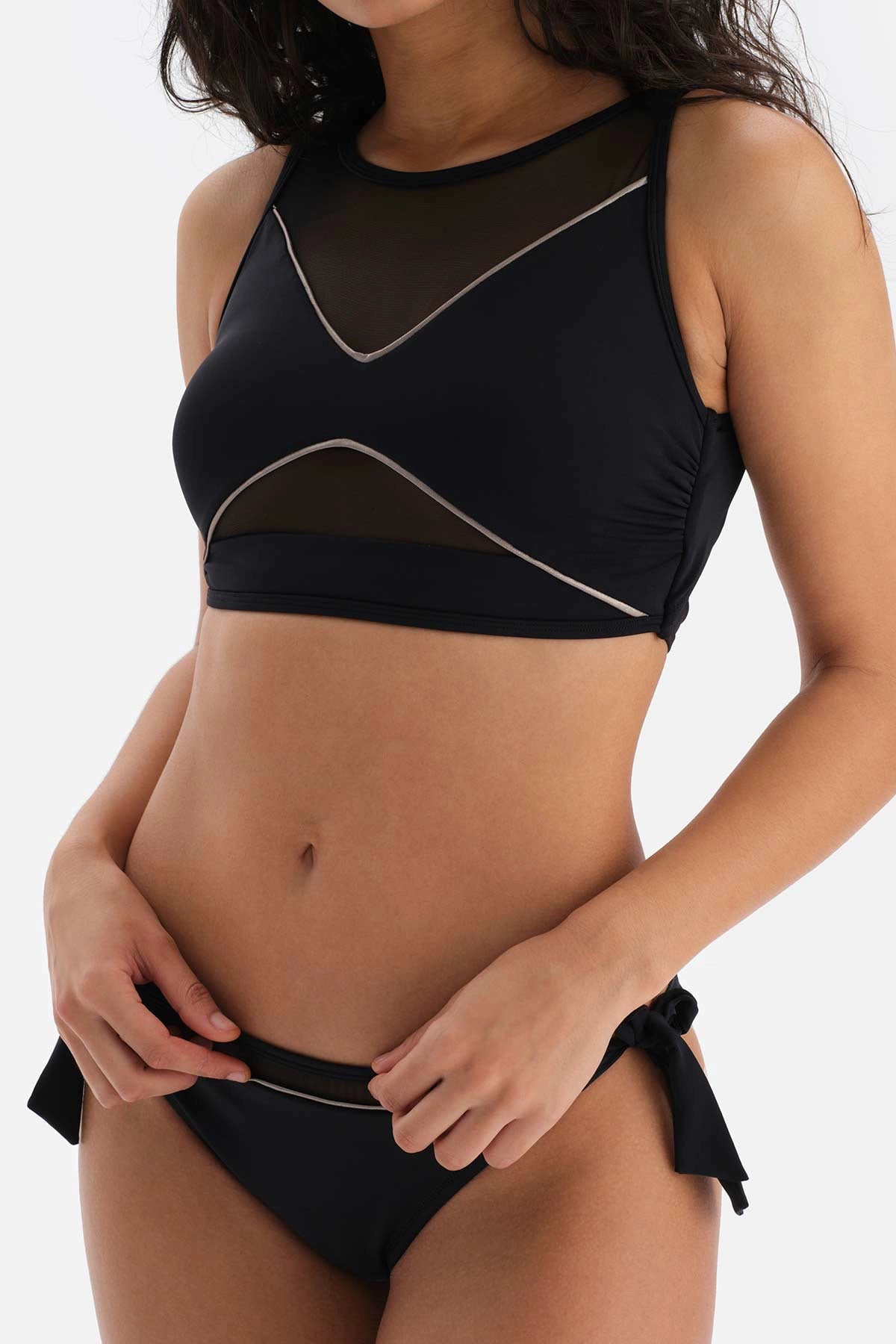 Siyah Halter Yaka Bikini Üstü