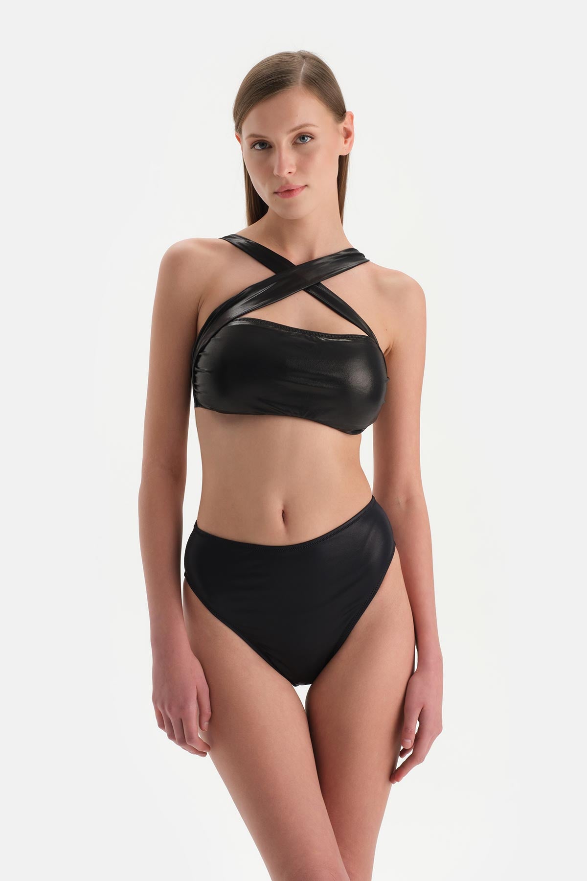 Siyah Balensiz Halter Yaka Bikini Üstü