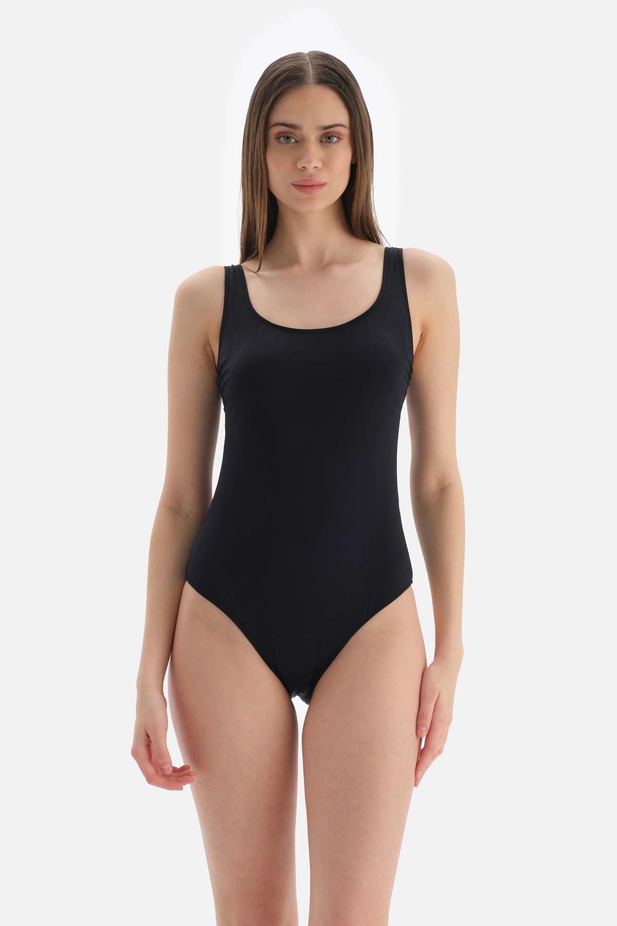 Siyah Balensiz U Yaka Kalın Askılı Mayo