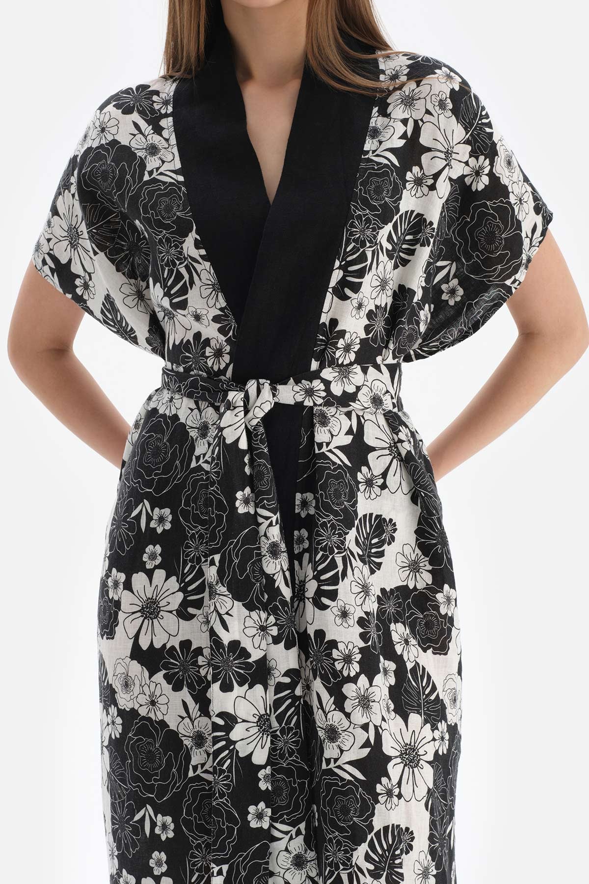 Siyah Beyaz Keten Uzun Kimono