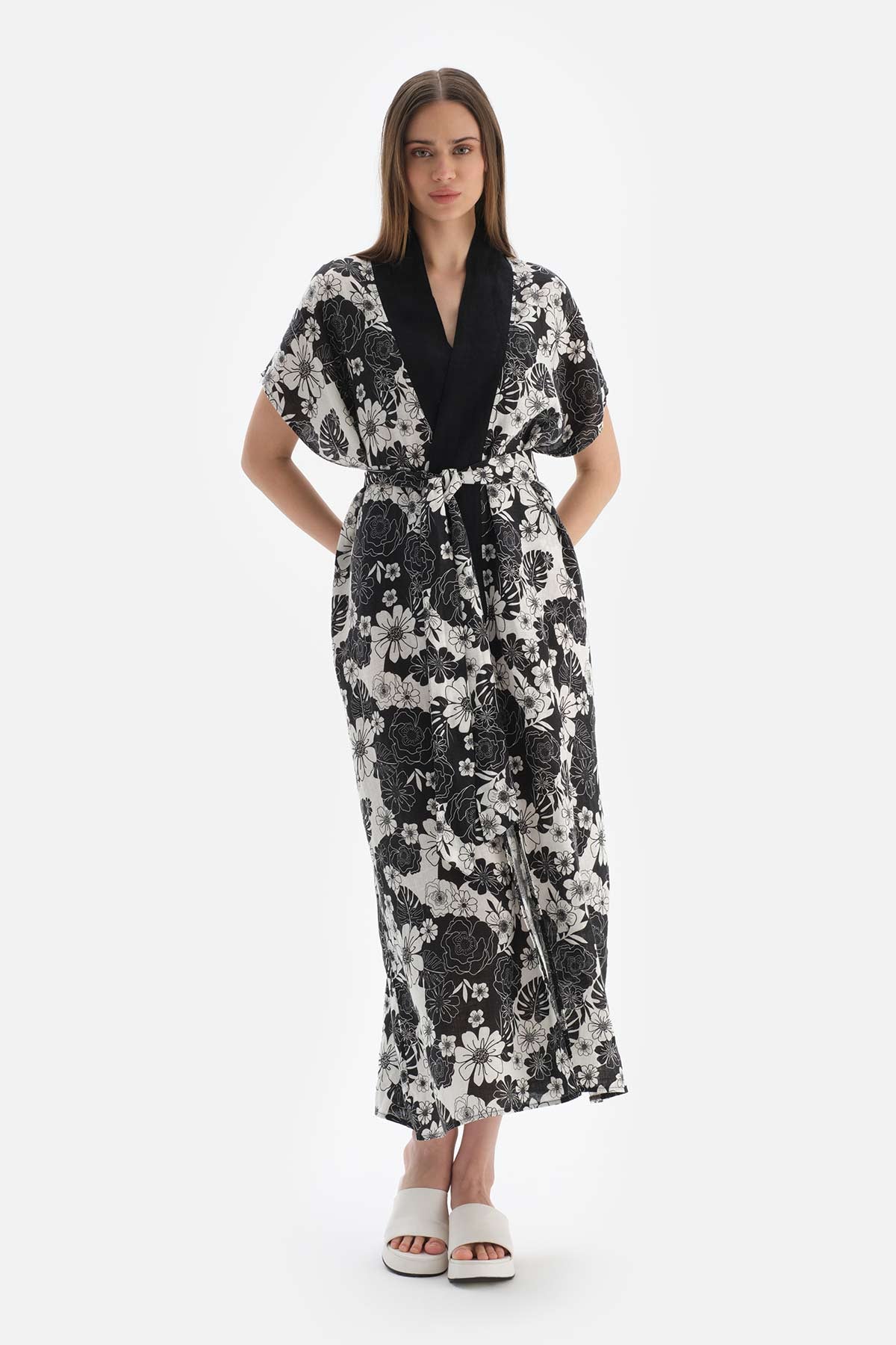 Siyah Beyaz Keten Uzun Kimono