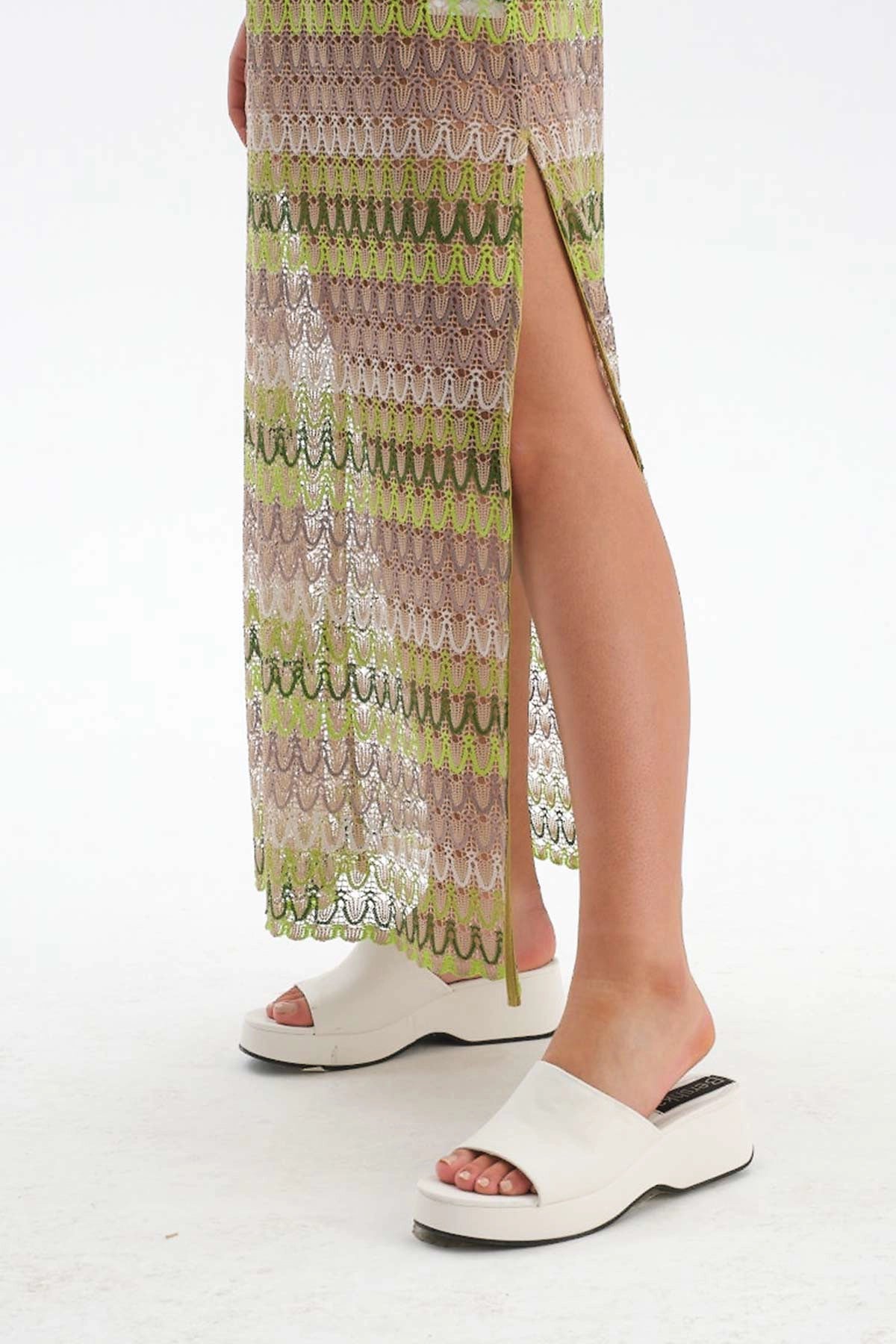 Yeşil - Ekru Kolsuz Yırtmaç Detaylı Uzun Plaj Elbisesi