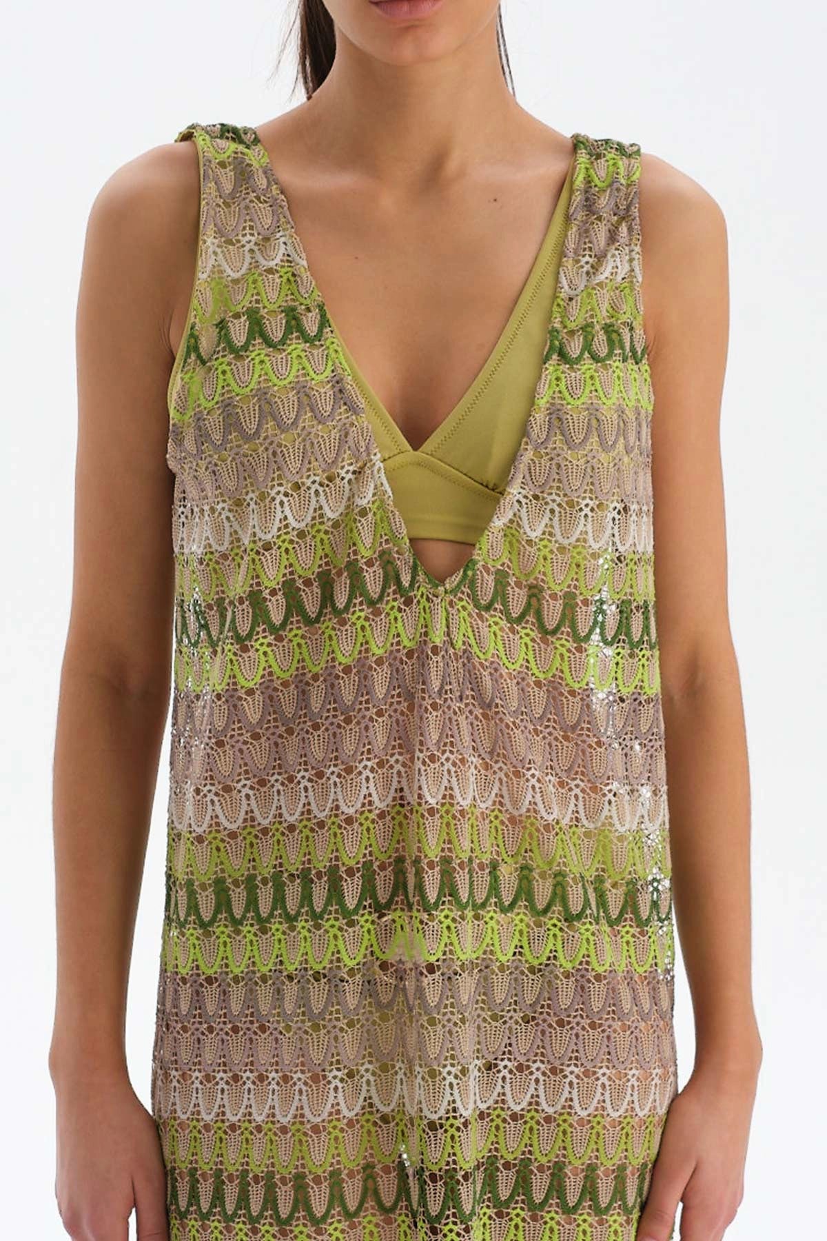 Yeşil - Ekru Kolsuz Yırtmaç Detaylı Uzun Plaj Elbisesi