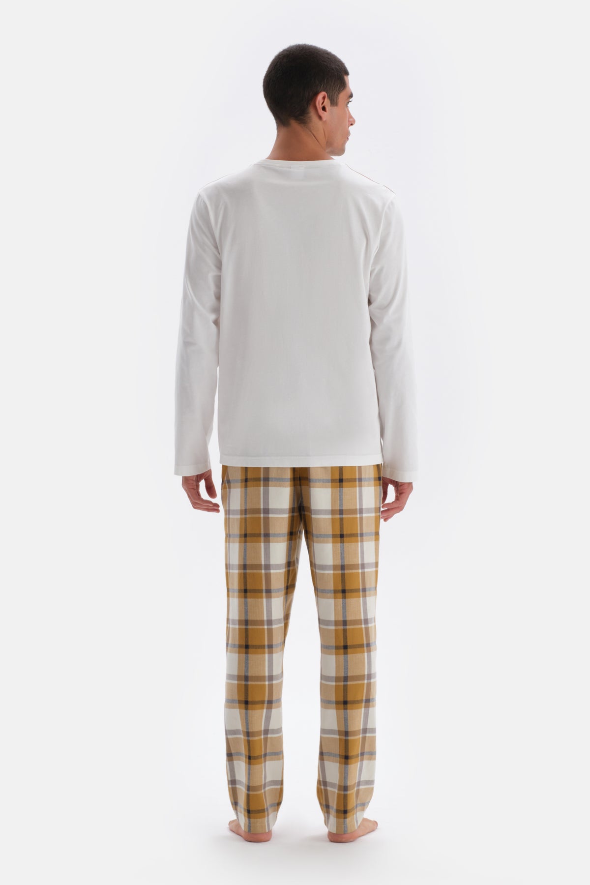 Ekru Bisiklet Yaka Cep Detaylı Altı Dokuma Pijama Takımı