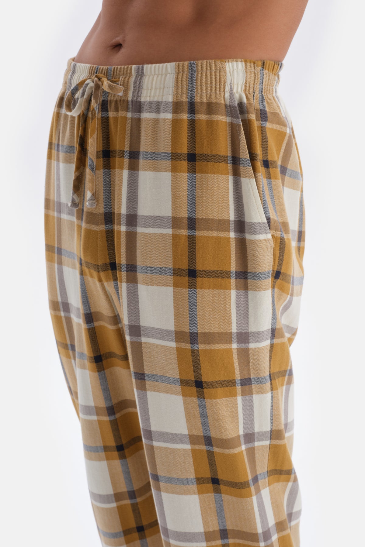 Ekru Bisiklet Yaka Cep Detaylı Altı Dokuma Pijama Takımı