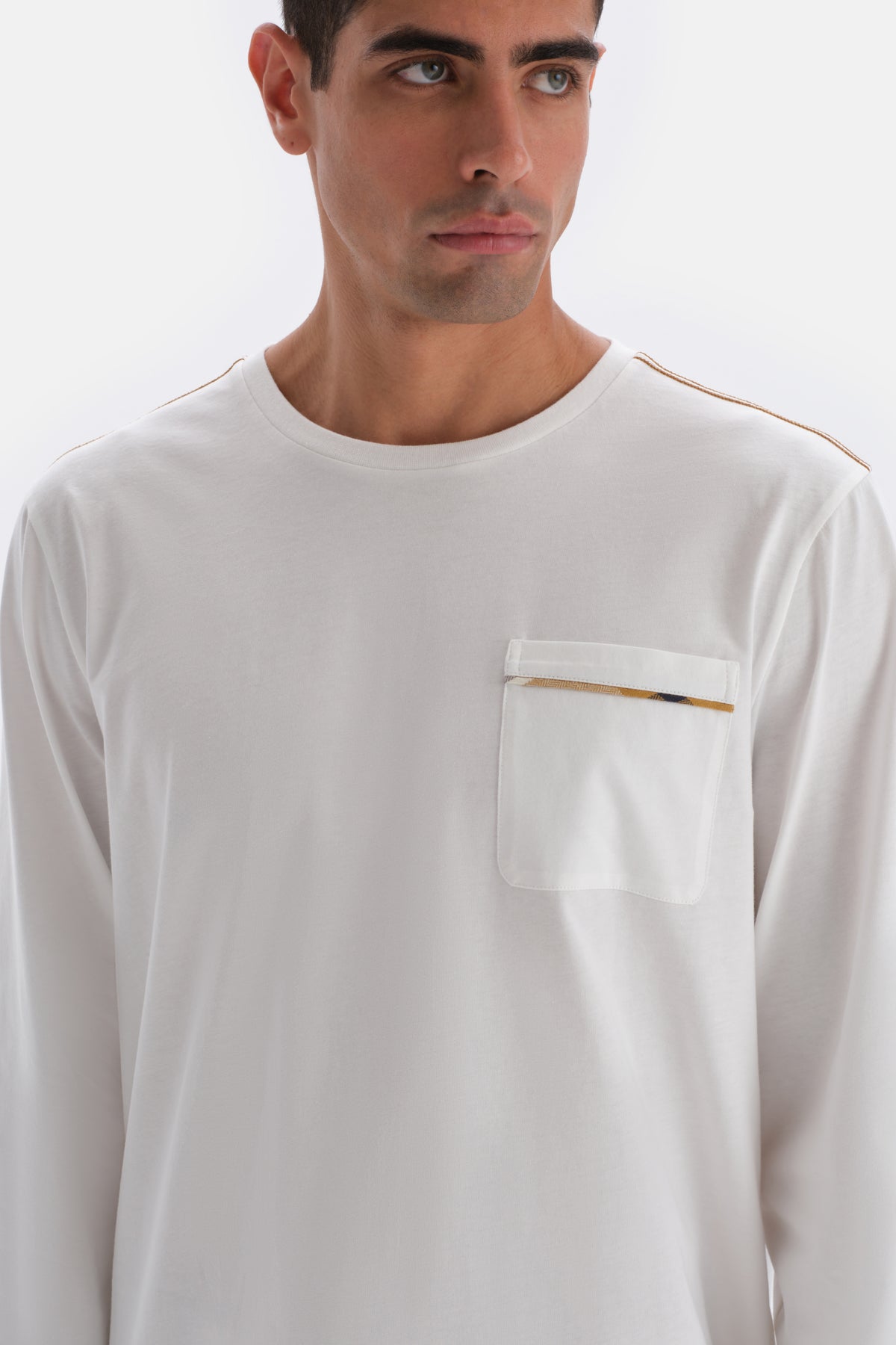 Ekru Bisiklet Yaka Cep Detaylı Altı Dokuma Pijama Takımı