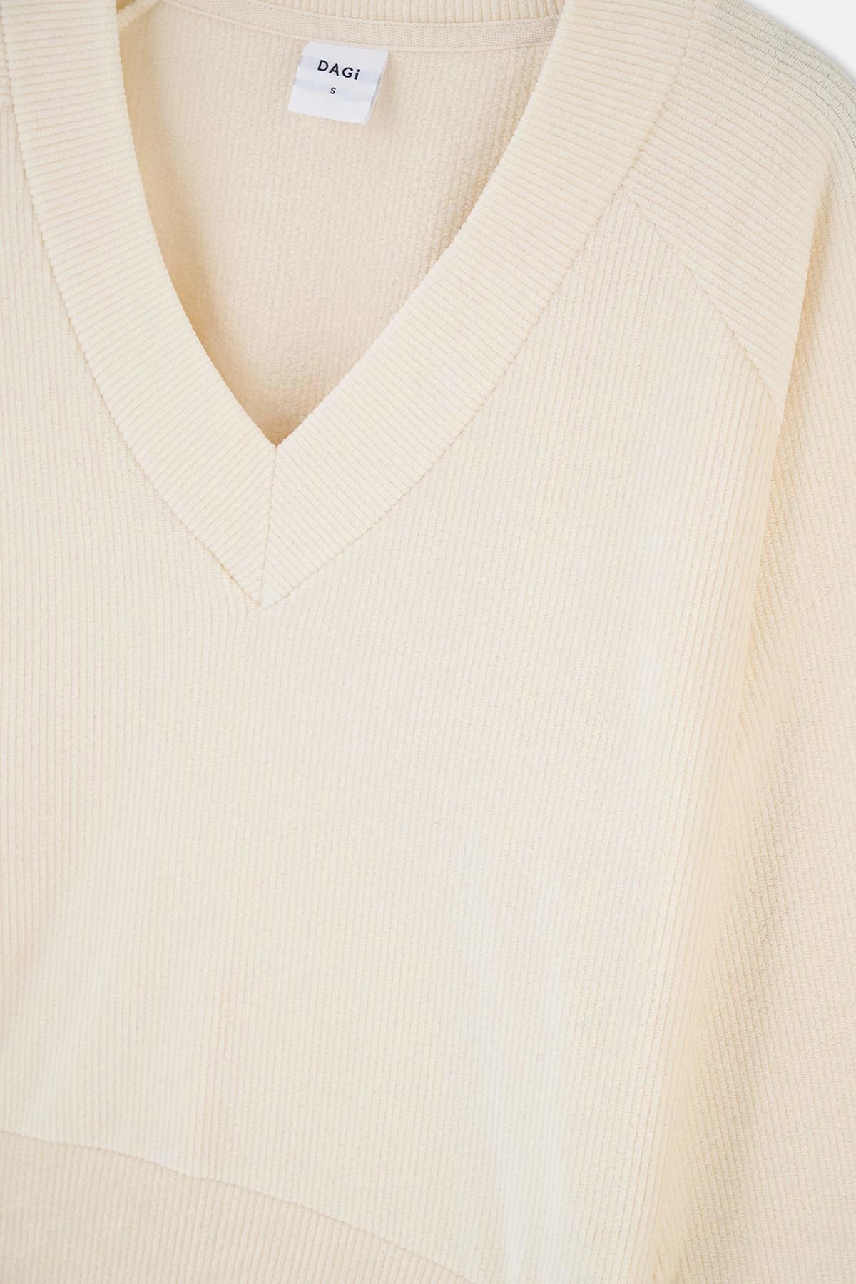 Ekru V Yaka Reglan Kol Kadife Sweatshirt