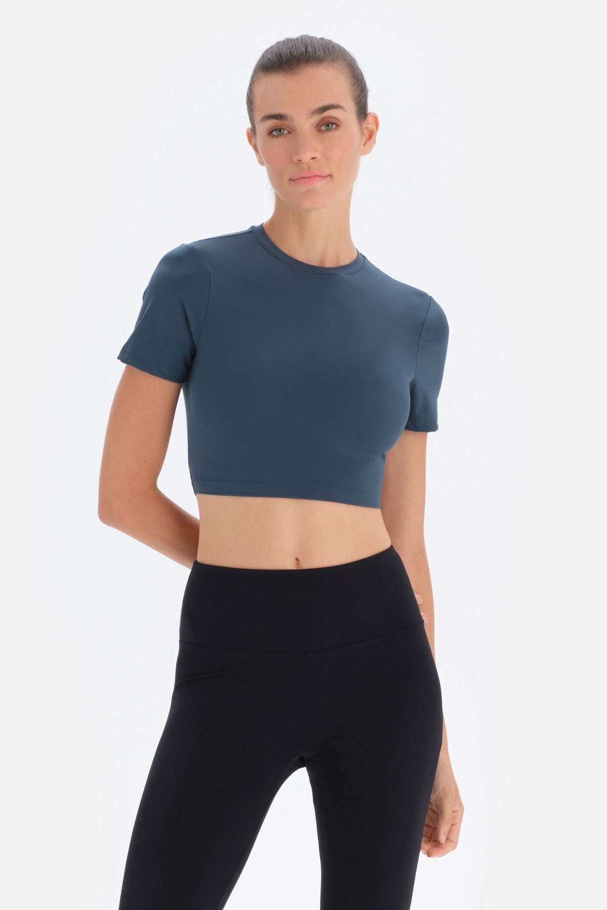 Koyu Yeşil Bisiklet Yaka Crop T-Shirt