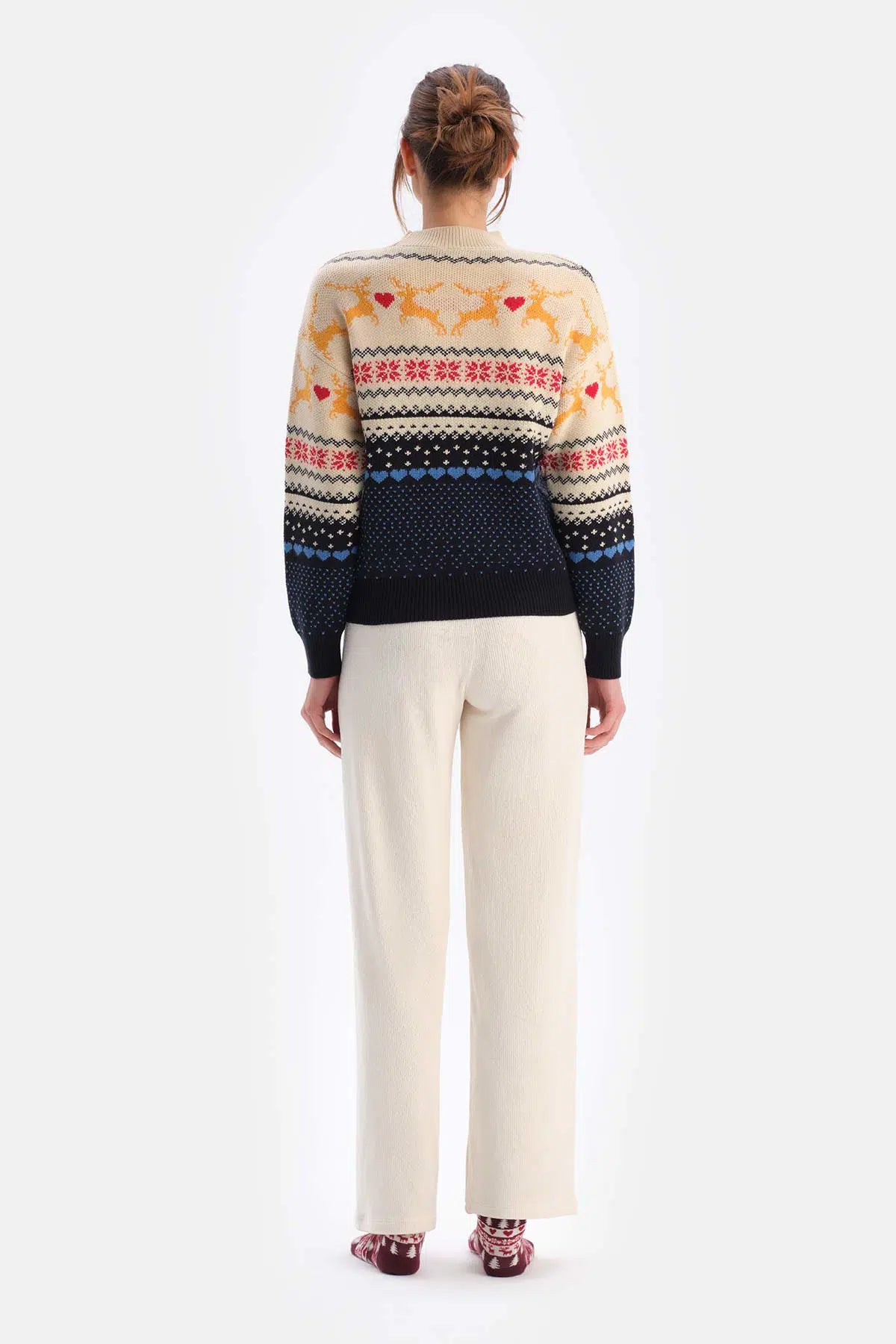 Ekru Etiket Detaylı Bol Paça Kadife Pantolon