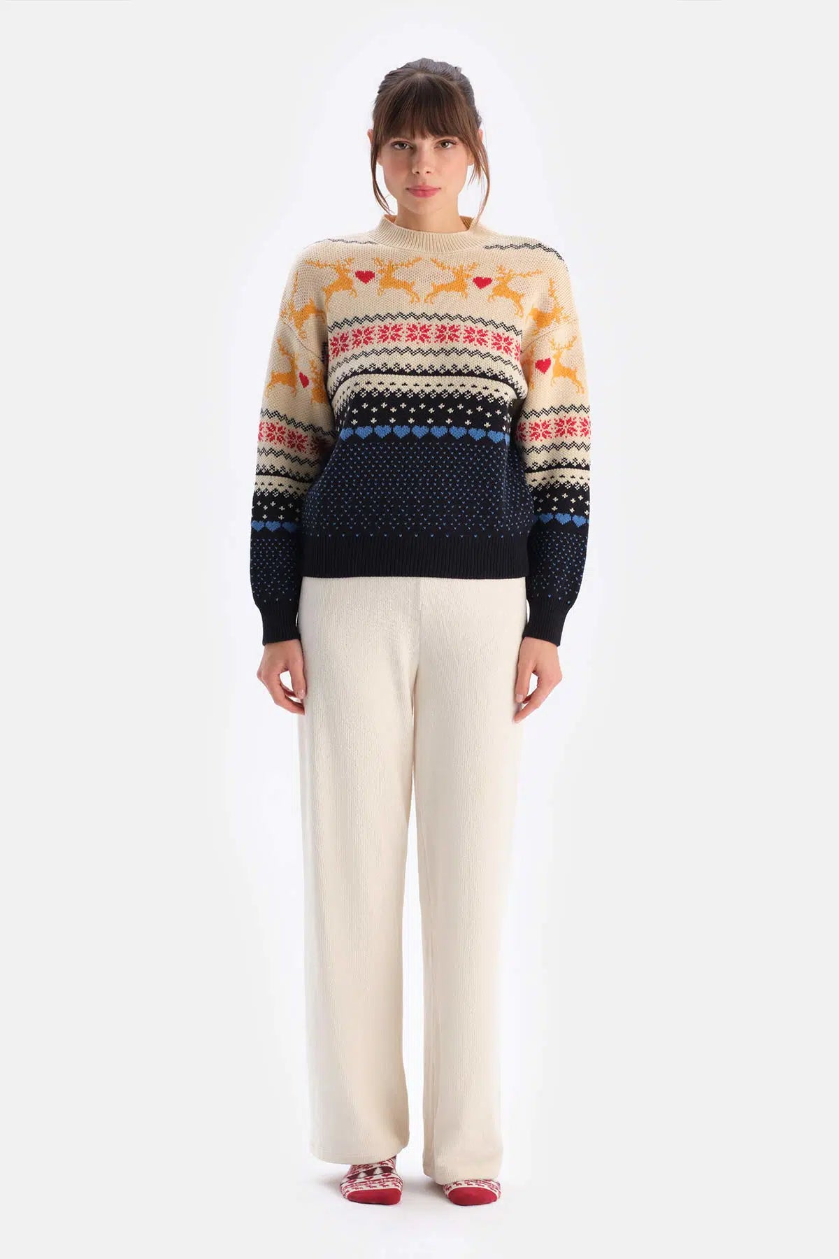 Ekru Etiket Detaylı Bol Paça Kadife Pantolon