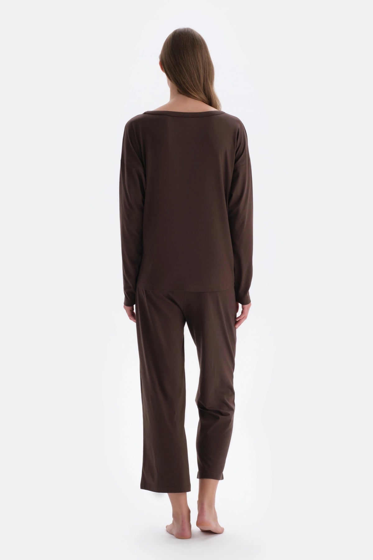 Koyu Kahve Kayık Yaka Pamuklu Pijama Takımı