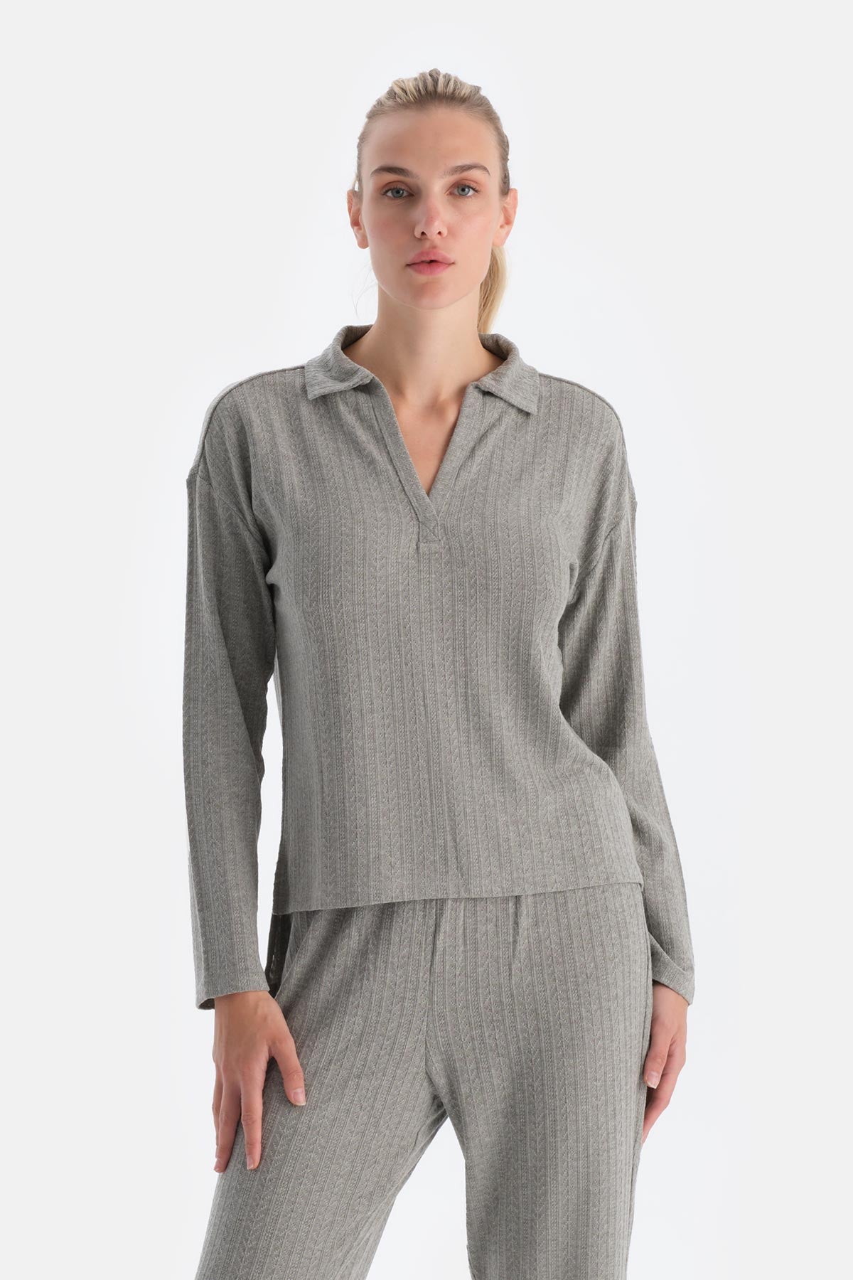 Gri Melanj Örgü Detaylı Polo Yaka Tişört