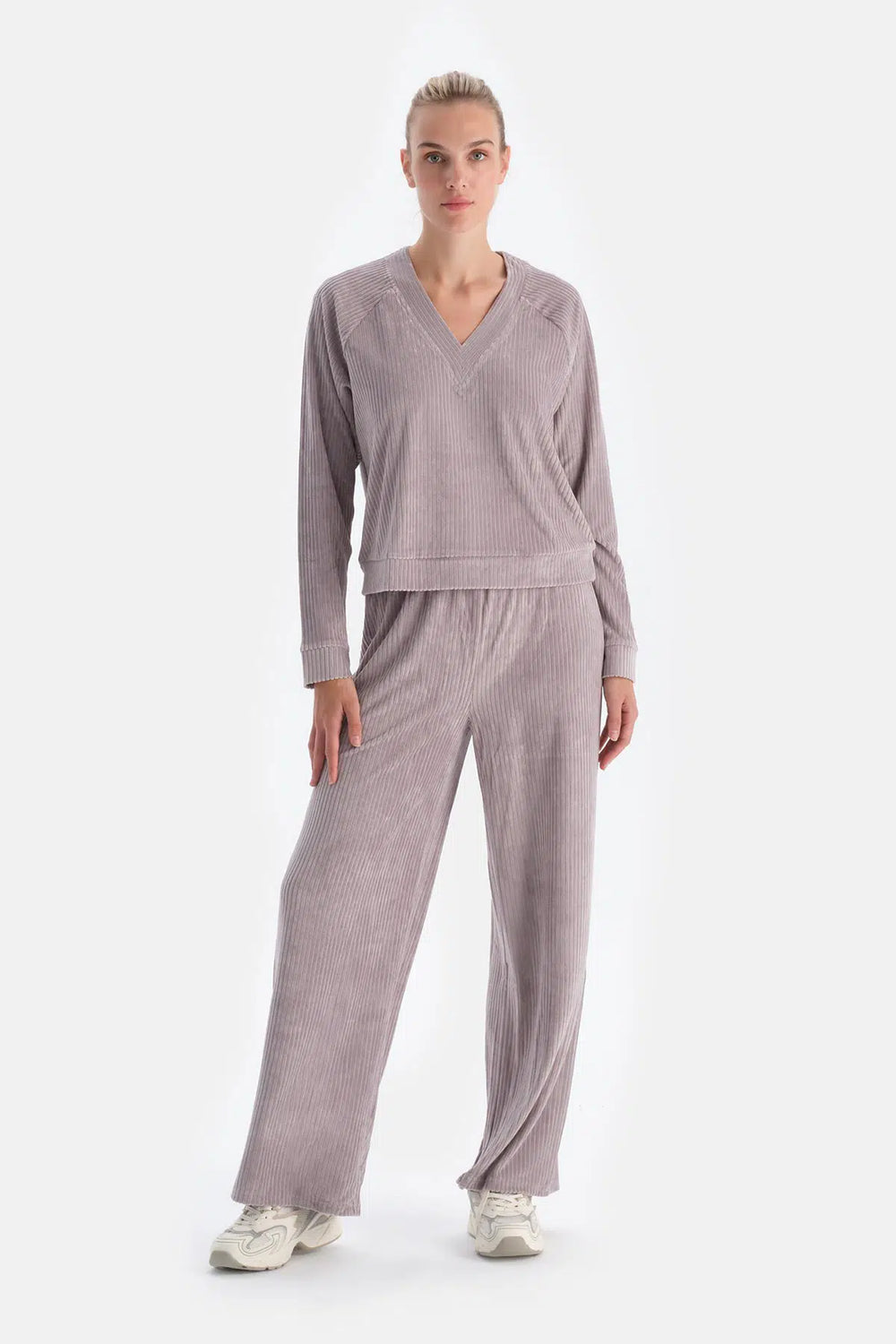 Açık Lila V Yaka Uzun Kollu Kadife Sweatshirt