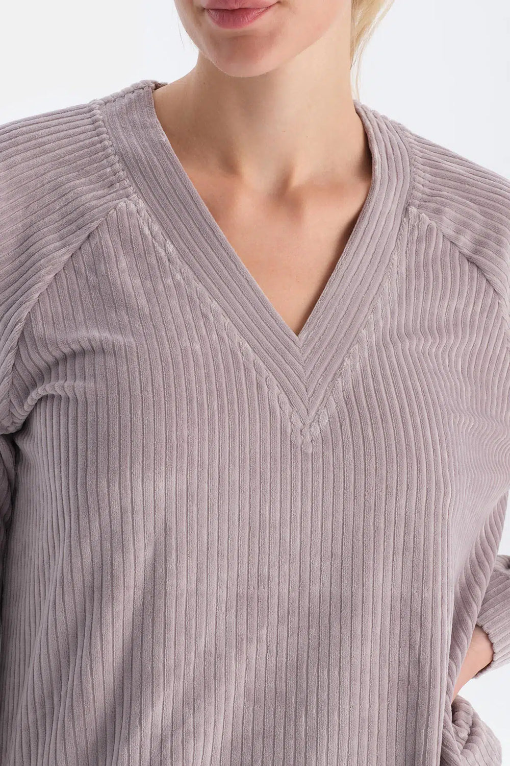 Açık Lila V Yaka Uzun Kollu Kadife Sweatshirt