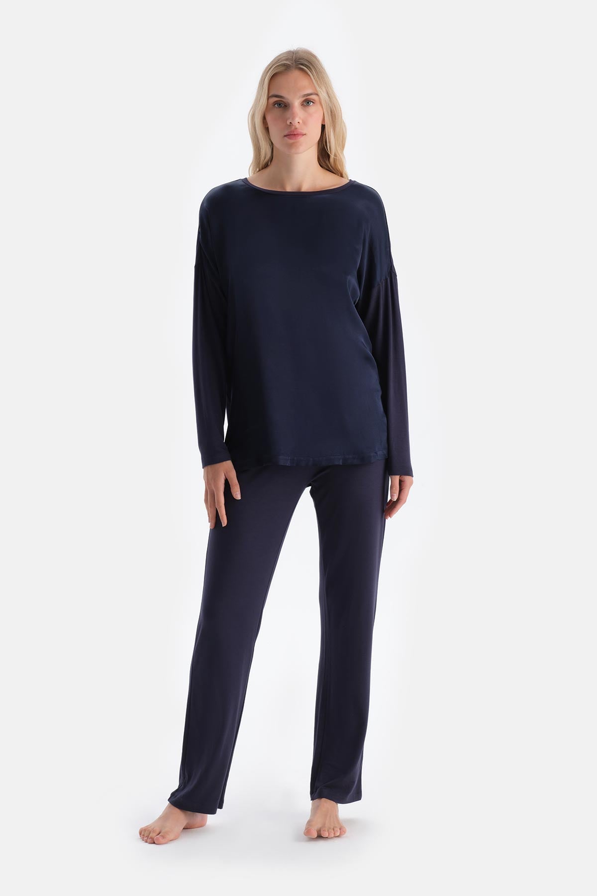 Lacivert Saten Garnili Uzun Kollu Pijama Takımı