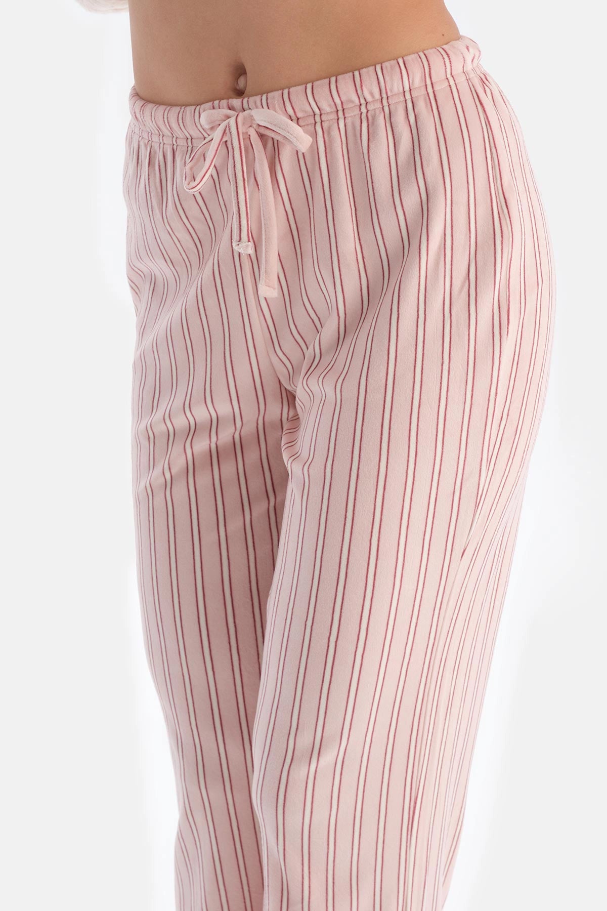 Ekru Nakışlı Polar Sweatshırtlü Pantolon Pijama Takımı